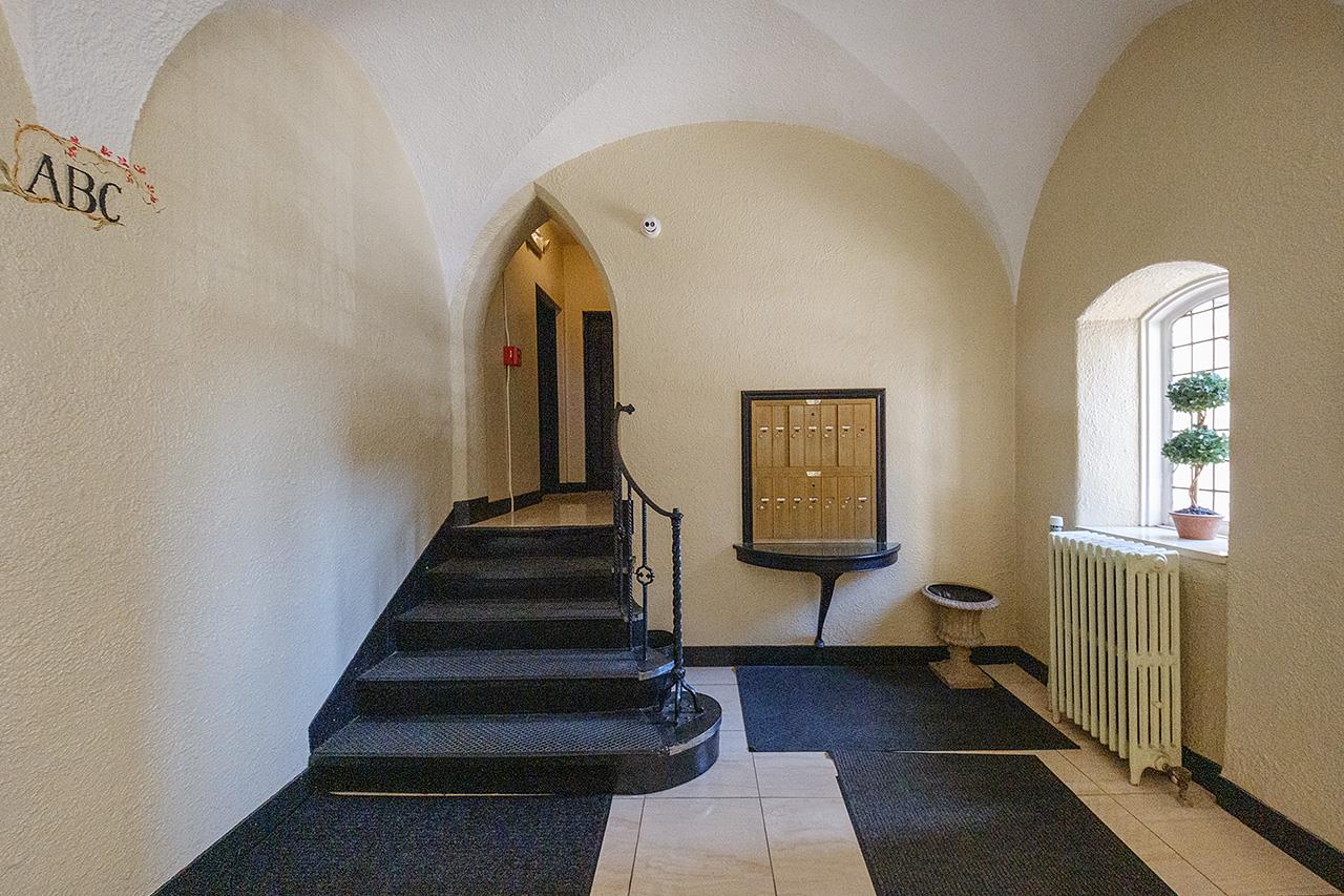 #4 photo, 26 W Pondfield Road, ブロンクス区 Bronxville , NY 10708