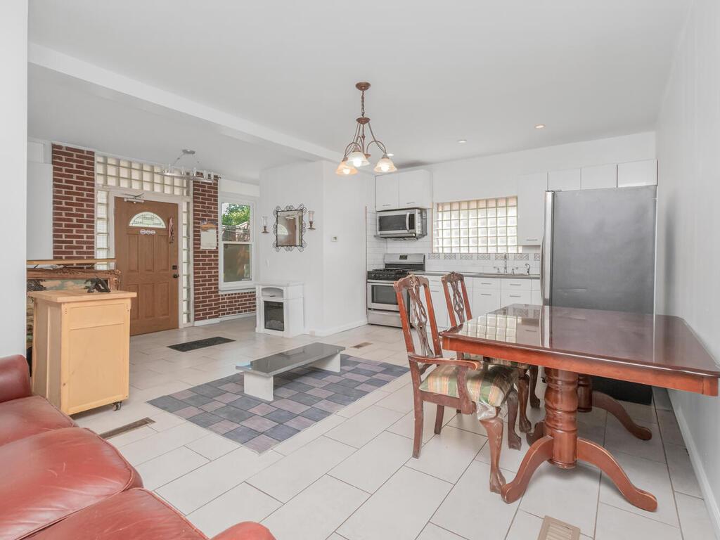 #8 photo, 1904 Lacombe Avenue, ブロンクス区 Bronx , NY 10473