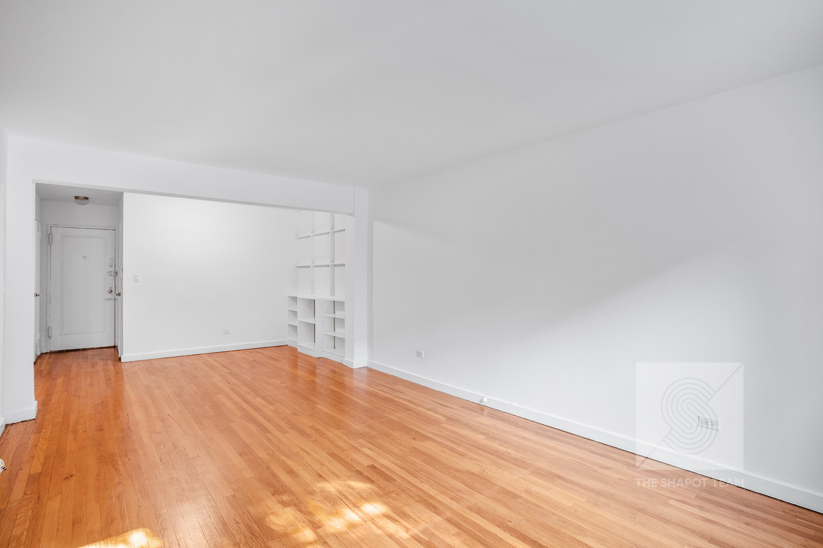 #3 photo, 153 Bennett Avenue, マンハッタン Hudson Heights , NY 10040