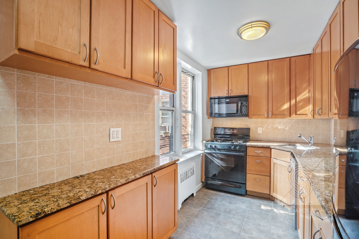 #8 photo, 153 Bennett Avenue, マンハッタン Hudson Heights , NY 10040