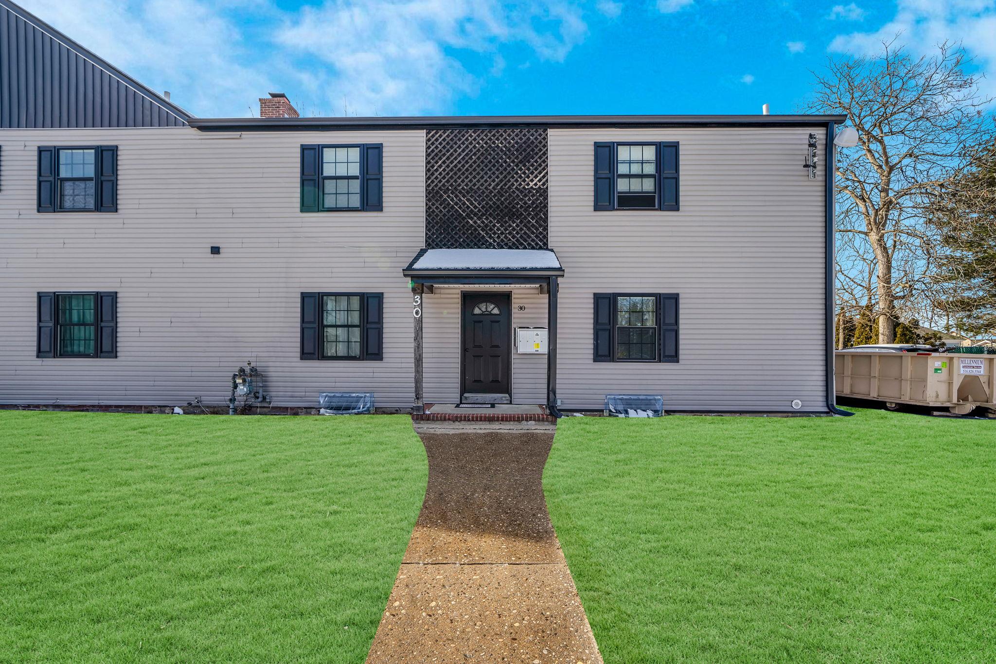 #1 photo, 41 Amity Street, サフォーク郡 Patchogue , NY 11772