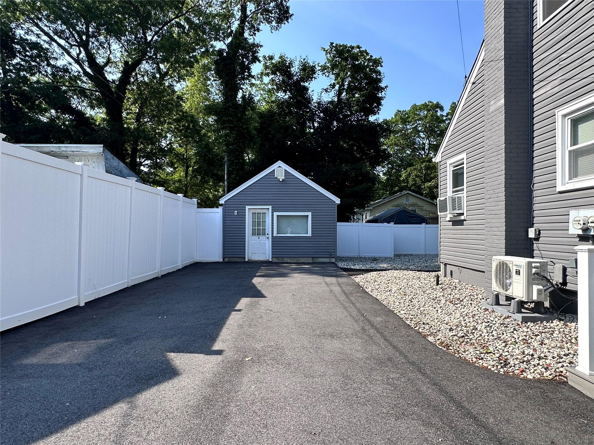 #11 photo, 1430 Hallock Avenue, サフォーク郡 Port Jefferson Station , NY 11776