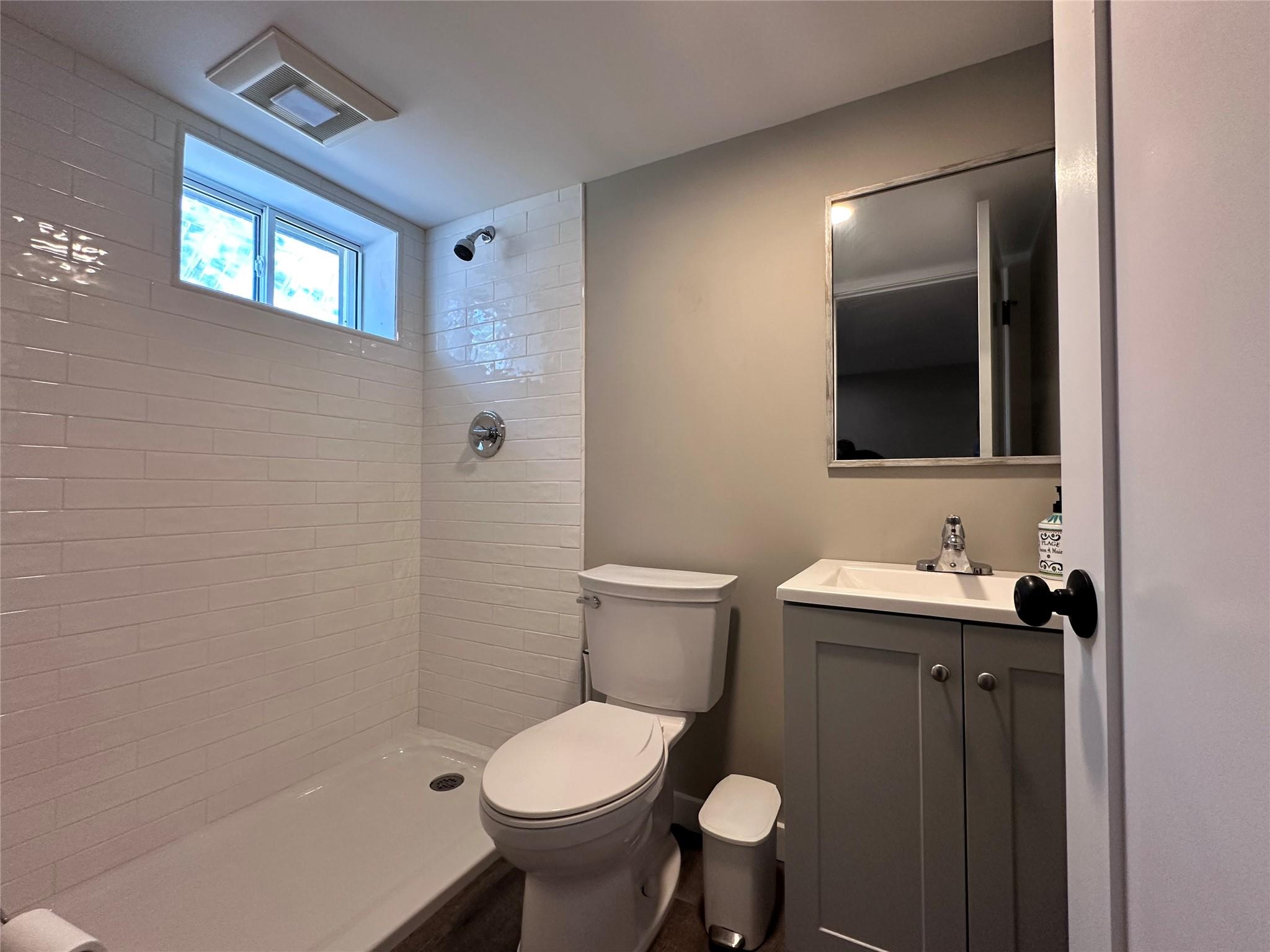 #14 photo, 1430 Hallock Avenue, サフォーク郡 Port Jefferson Station , NY 11776