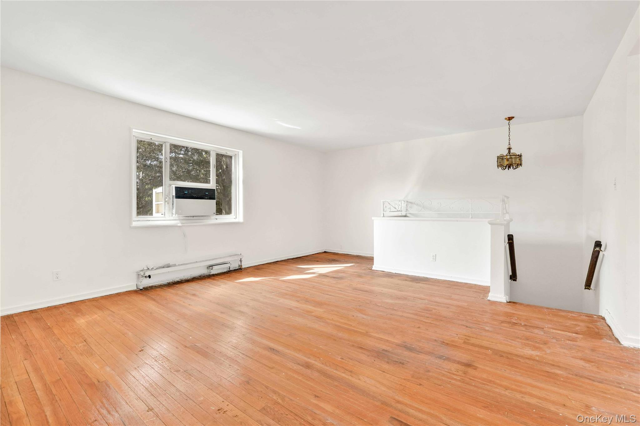 #13 photo, 224-01 Hillside Avenue, Queens Village , NY 11427