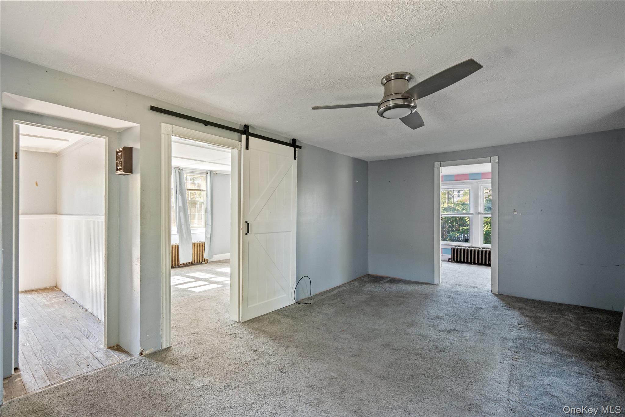 #13 photo, 227 N Railroad Avenue, サフォーク郡 Babylon , NY 11702