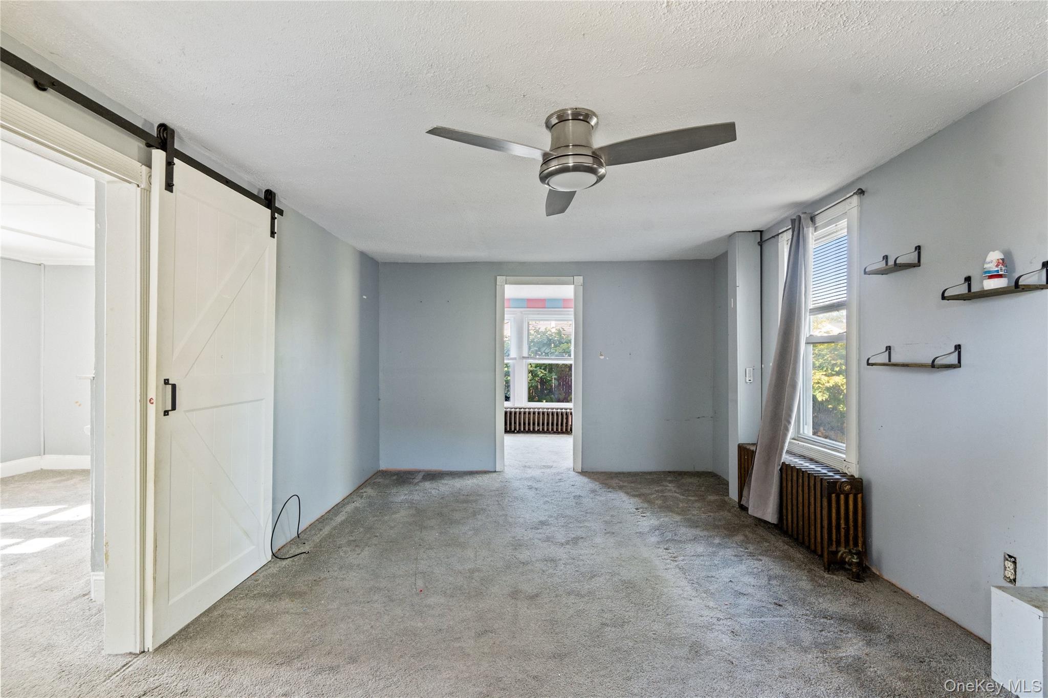 #14 photo, 227 N Railroad Avenue, サフォーク郡 Babylon , NY 11702