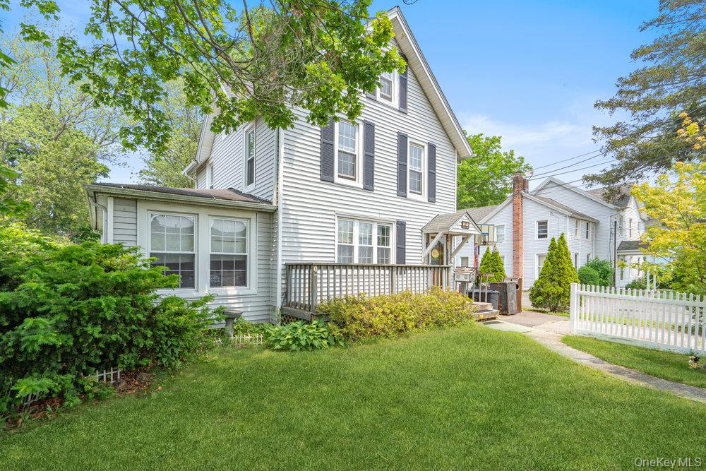 #2 photo, 227 N Railroad Avenue, サフォーク郡 Babylon , NY 11702