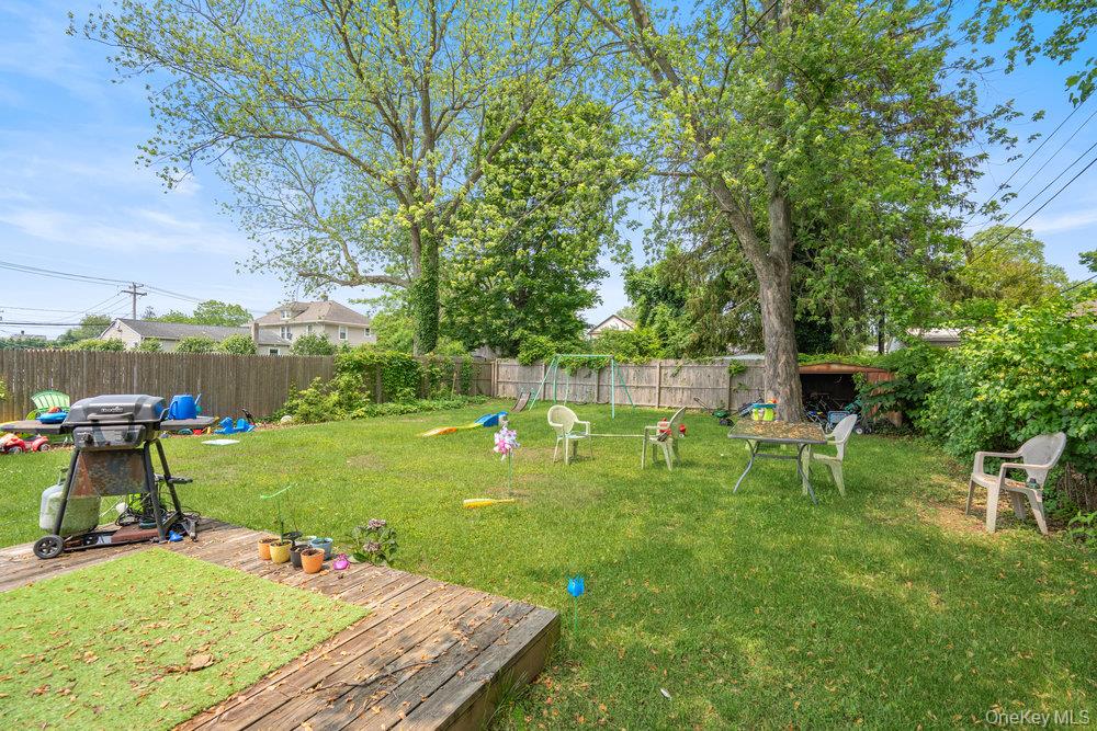 #20 photo, 227 N Railroad Avenue, サフォーク郡 Babylon , NY 11702