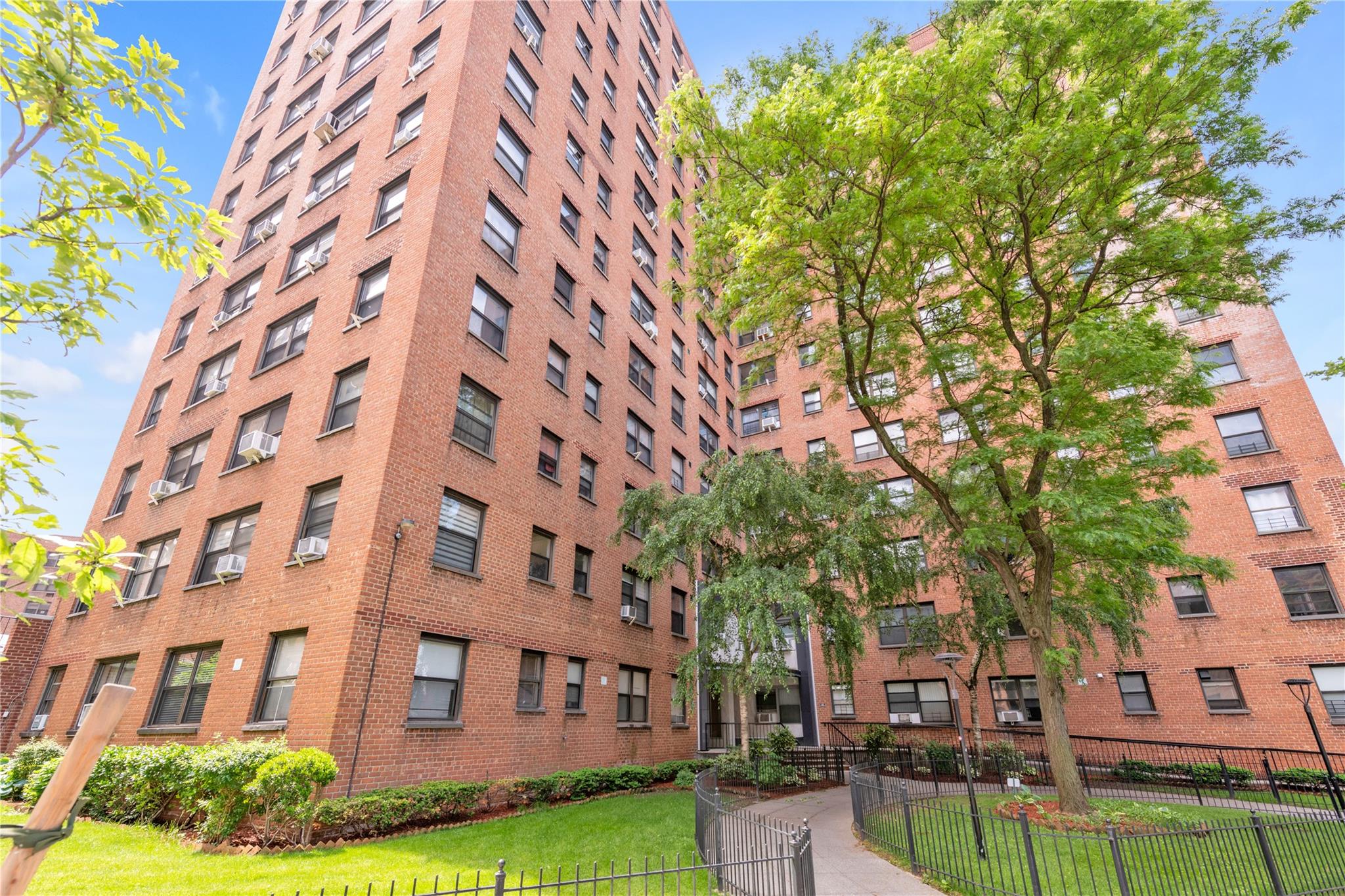 #1 photo, 99-52 66th Road, 皇后區 雷哥公園 Rego Park , NY 11374