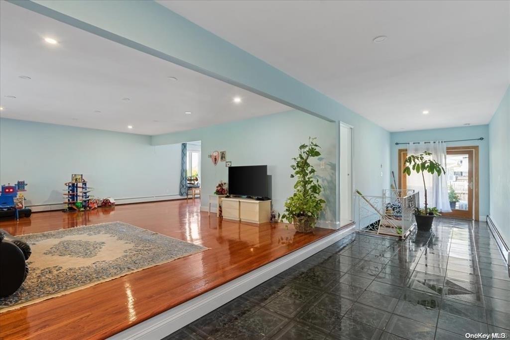 #2 photo, 21 Oakley Avenue, ナッソー郡 Massapequa , NY 11758