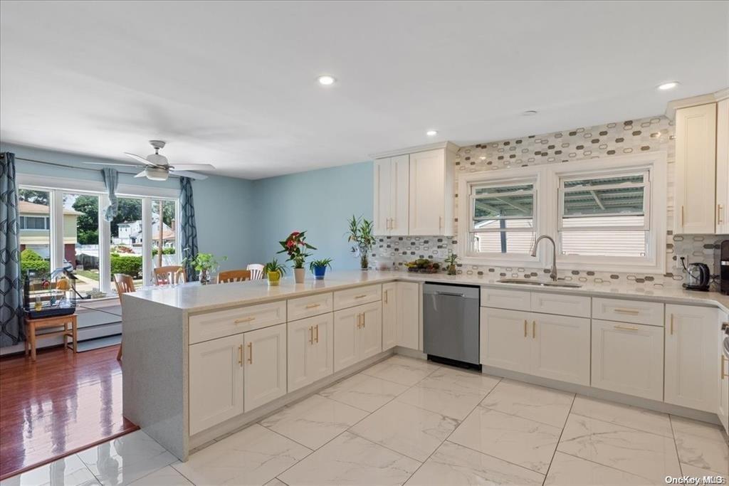 #4 photo, 21 Oakley Avenue, ナッソー郡 Massapequa , NY 11758