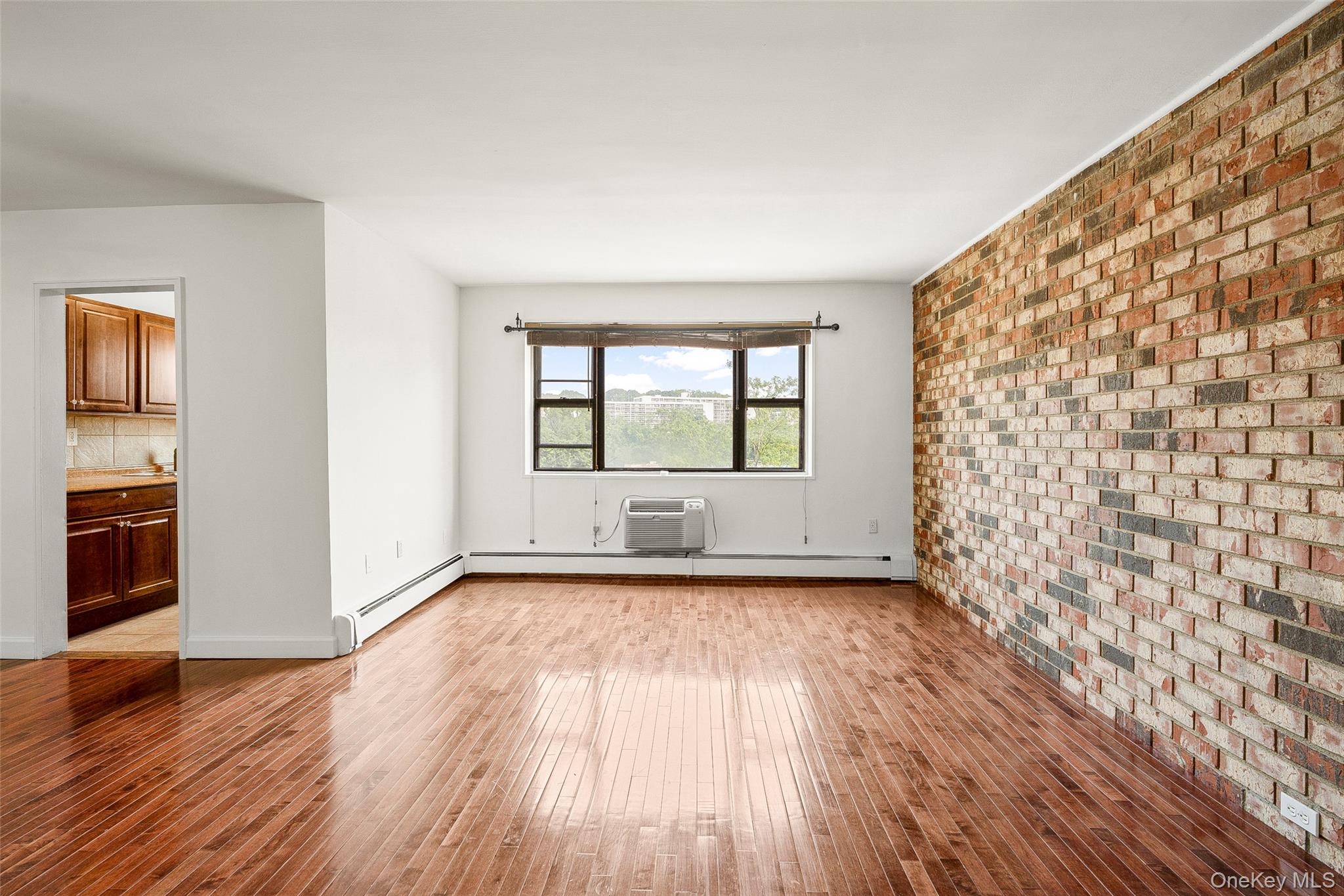 #7 photo, 505 Central Avenue, White Plains , NY 10606