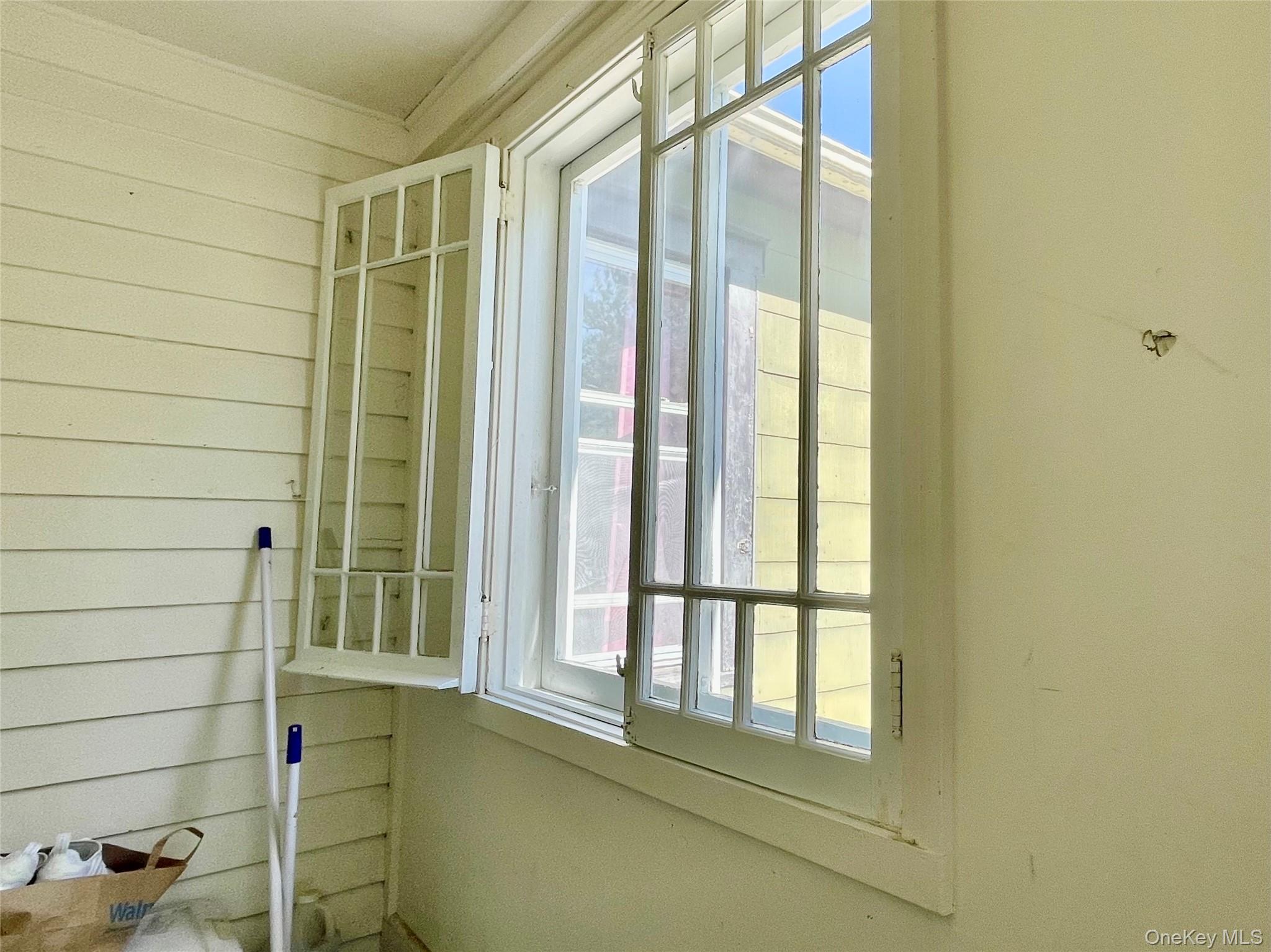 #11 photo, 80 N Montgomery Street, Walden , NY 12586