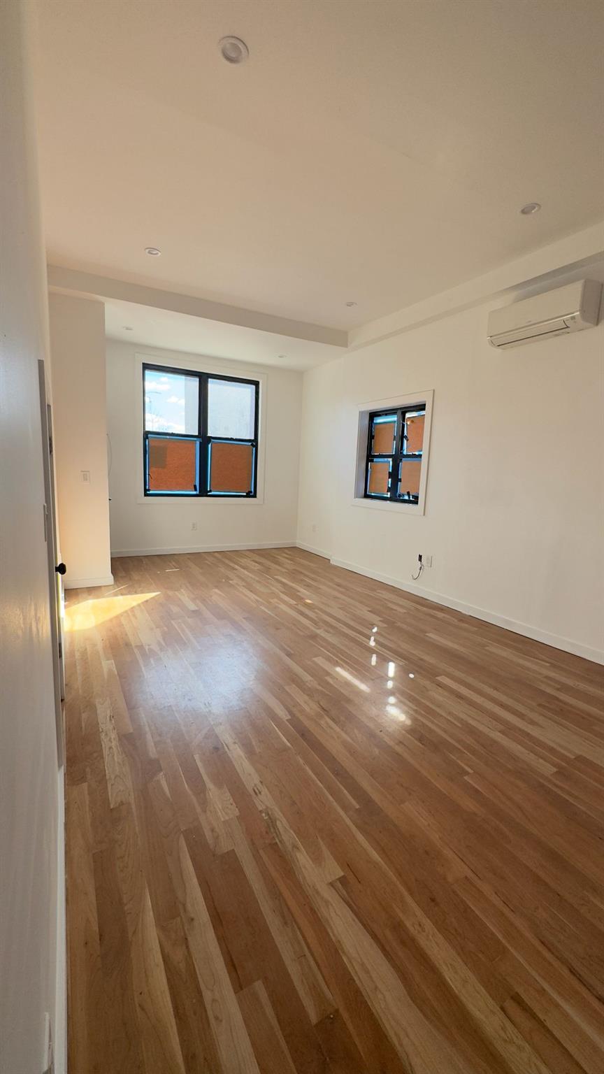 #17 photo, 32 Radde Place, ブルックリン区 Brooklyn , NY 11233