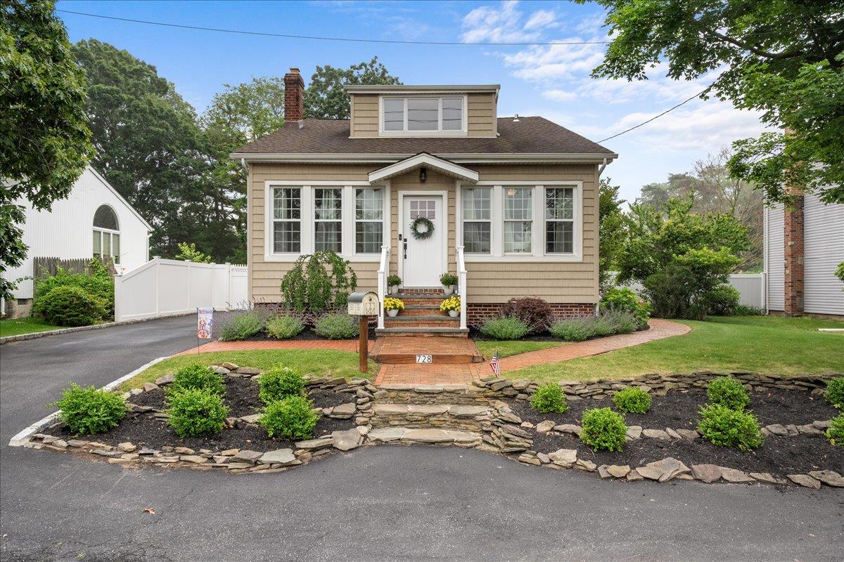 #1 photo, 728 Hyman Avenue, 東長島 西艾斯利普 West Islip , NY 11795