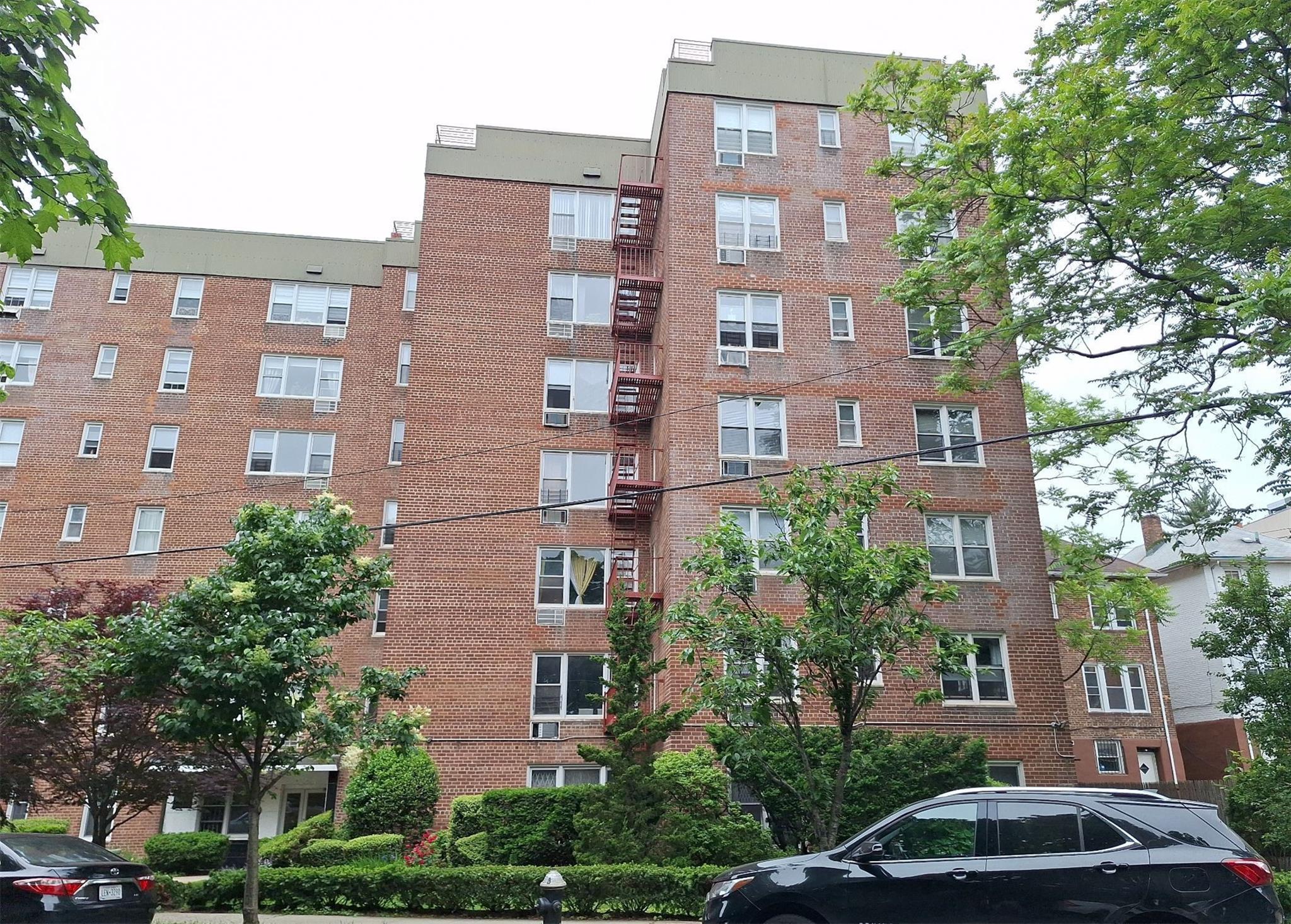 #1 photo, 3475 Greystone Avenue, Bronx , NY 10463