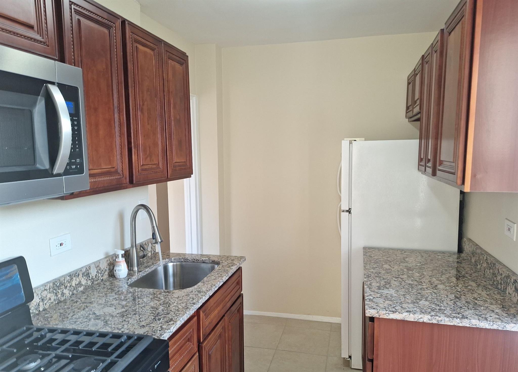 #10 photo, 3475 Greystone Avenue, ブロンクス区 Bronx , NY 10463