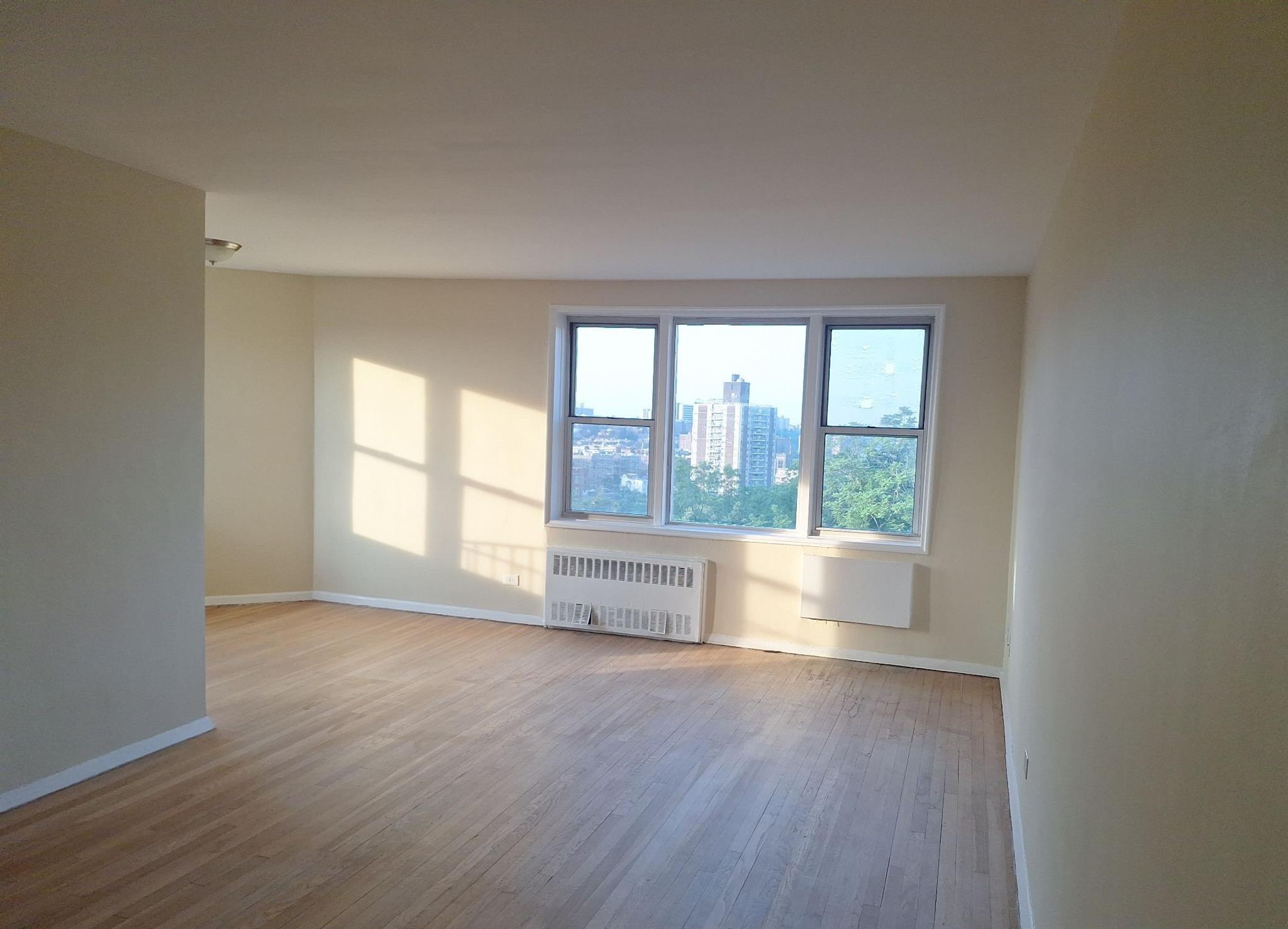 #6 photo, 3475 Greystone Avenue, ブロンクス区 Bronx , NY 10463