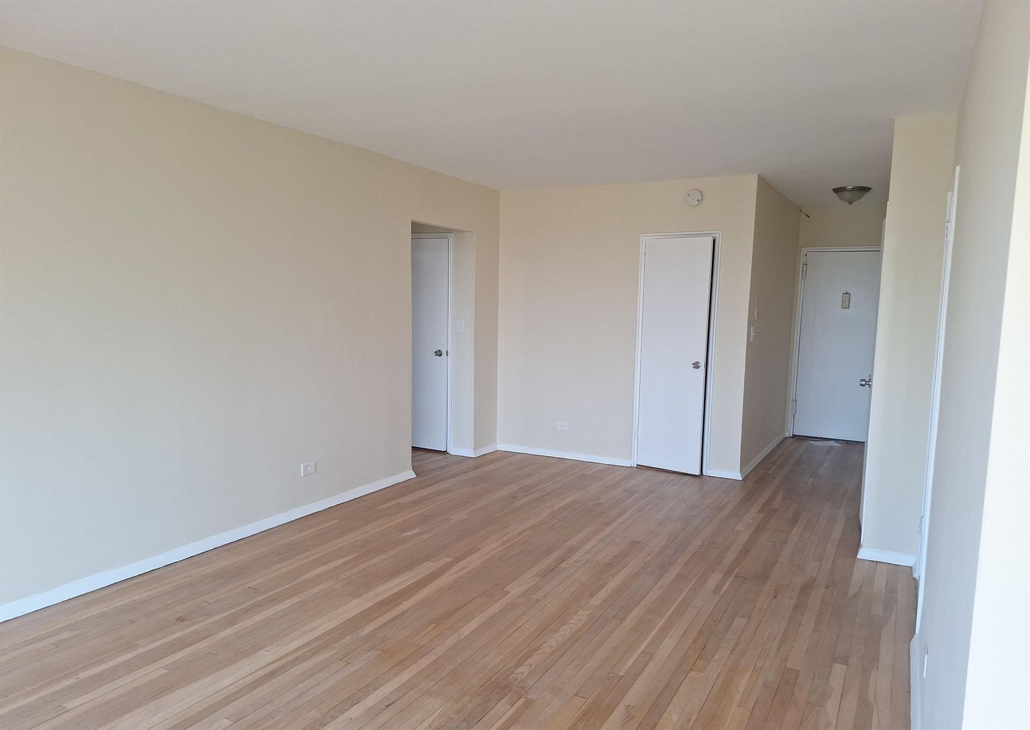 #9 photo, 3475 Greystone Avenue, ブロンクス区 Bronx , NY 10463