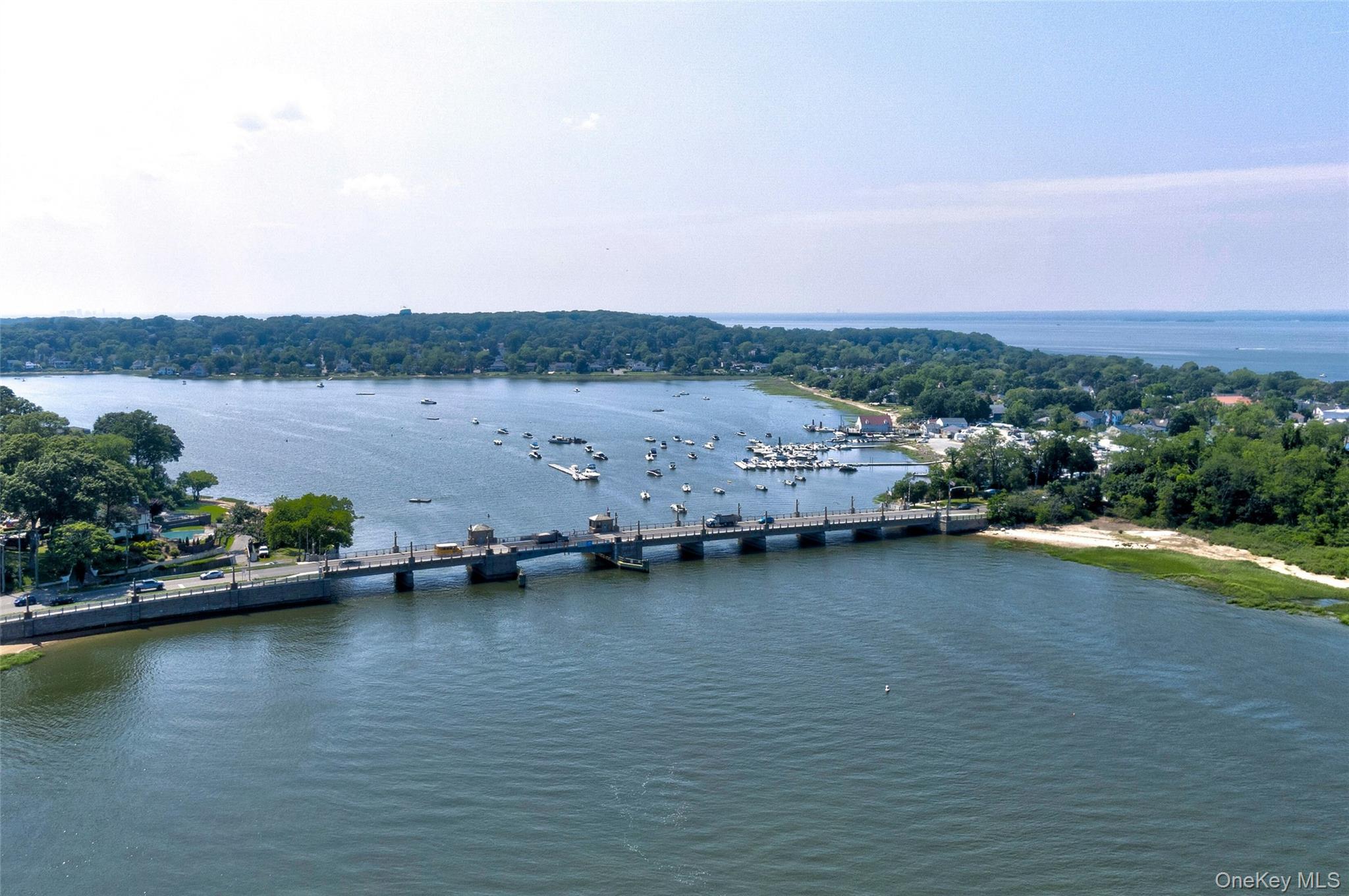 #15 photo, 4 Donald Street, ナッソー郡 Bayville , NY 11709