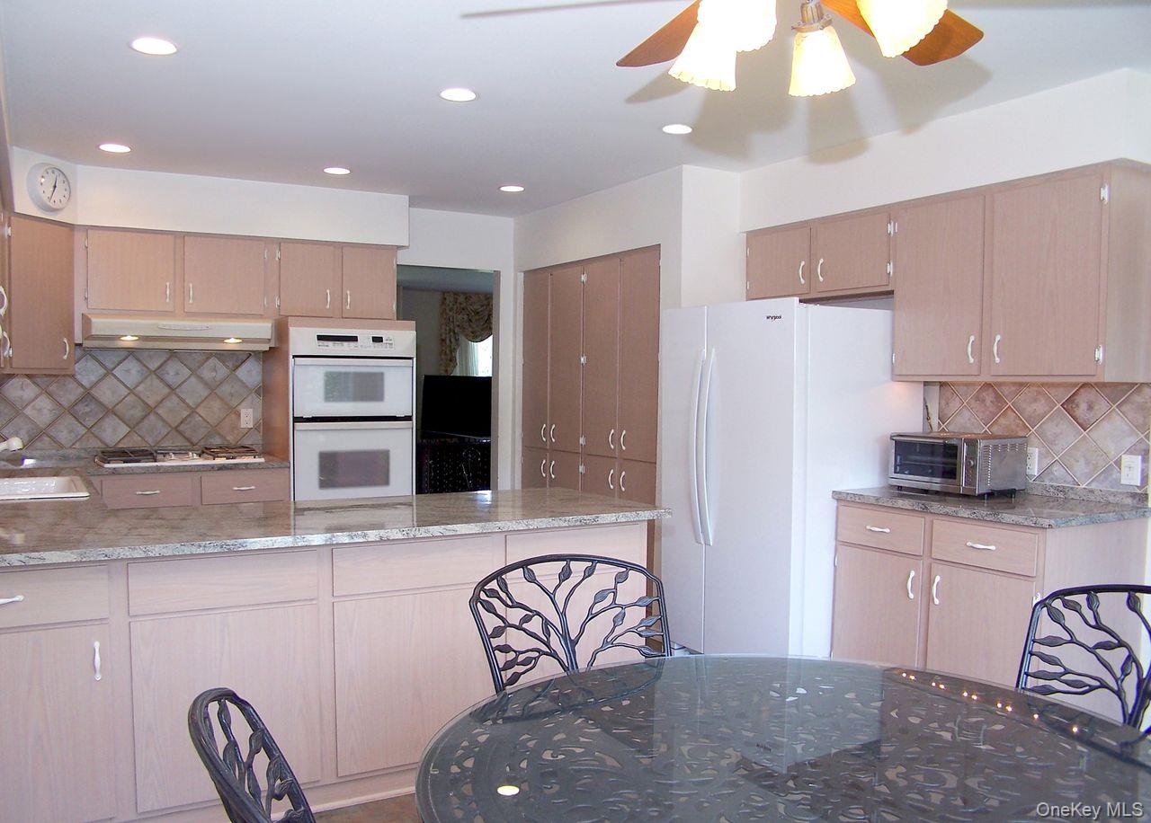 #4 photo, 4 Donald Street, ナッソー郡 Bayville , NY 11709