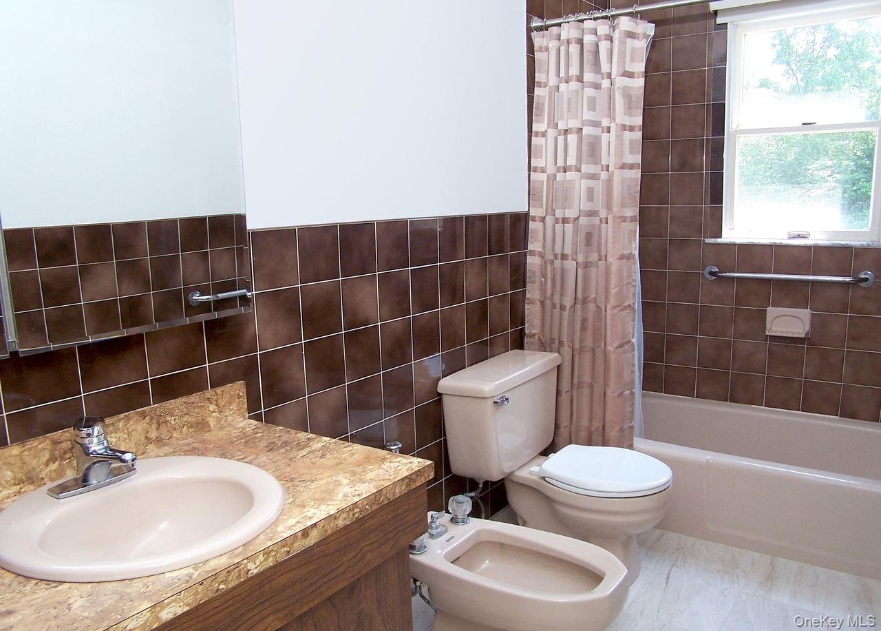 #9 photo, 4 Donald Street, ナッソー郡 Bayville , NY 11709