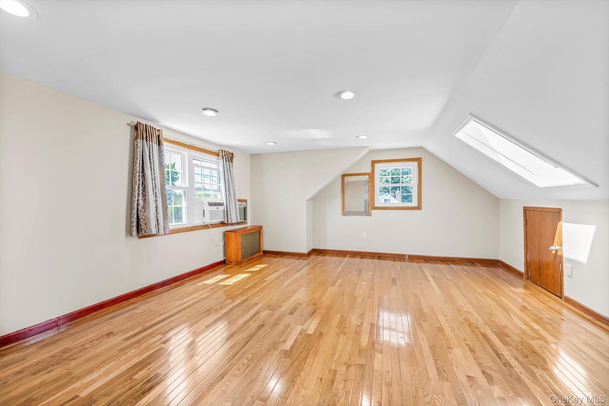 #20 photo, 8017 252nd Street, Bellerose , NY 11426