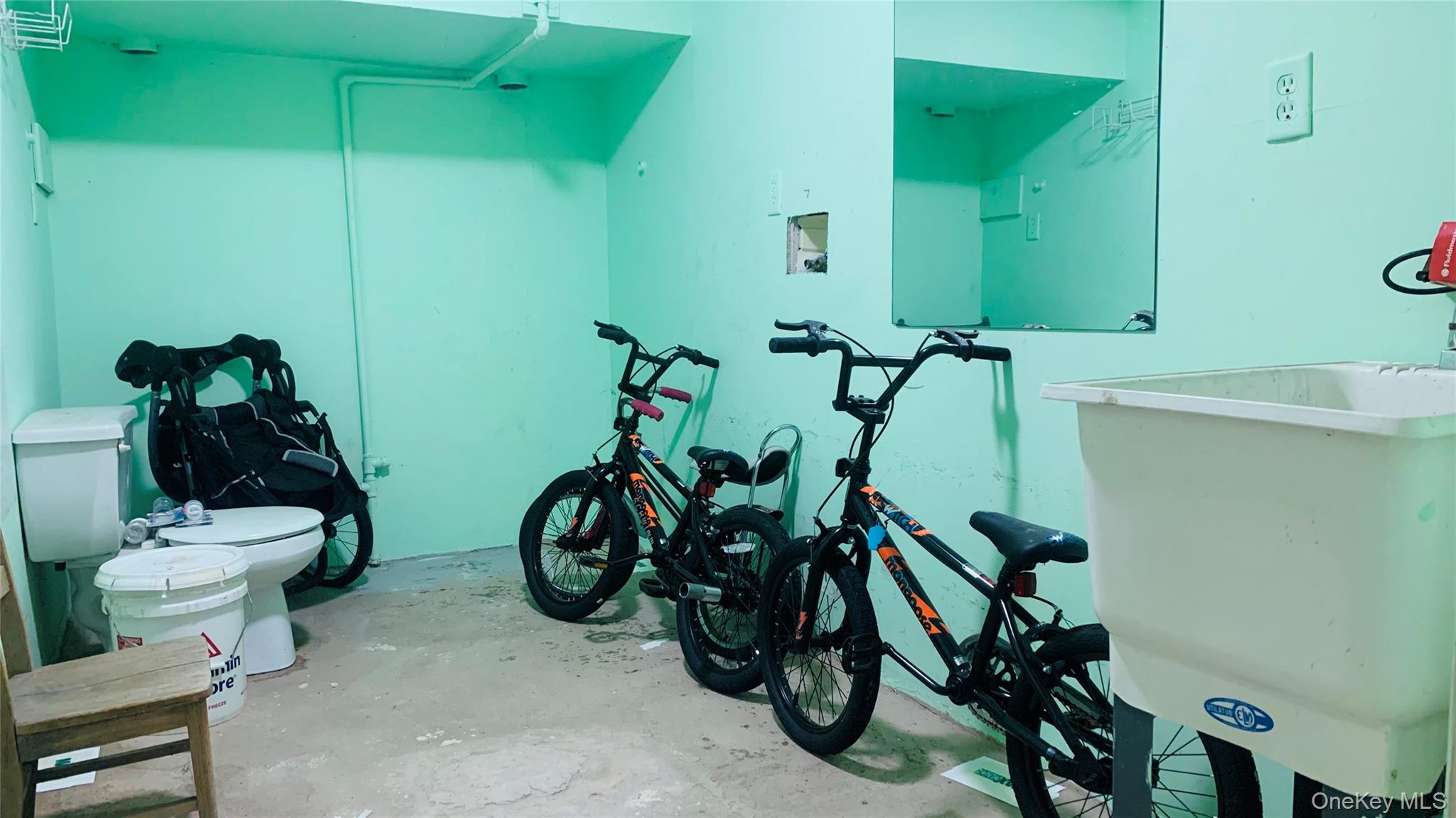 #10 photo, 141-04 Pershing Crescent, クイーンズ区 Briarwood , NY 11435