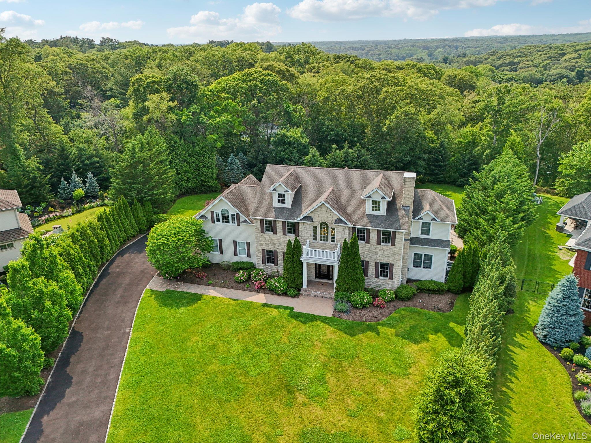 #2 photo, 4 Celestial Court, サフォーク郡 Saint James , NY 11780