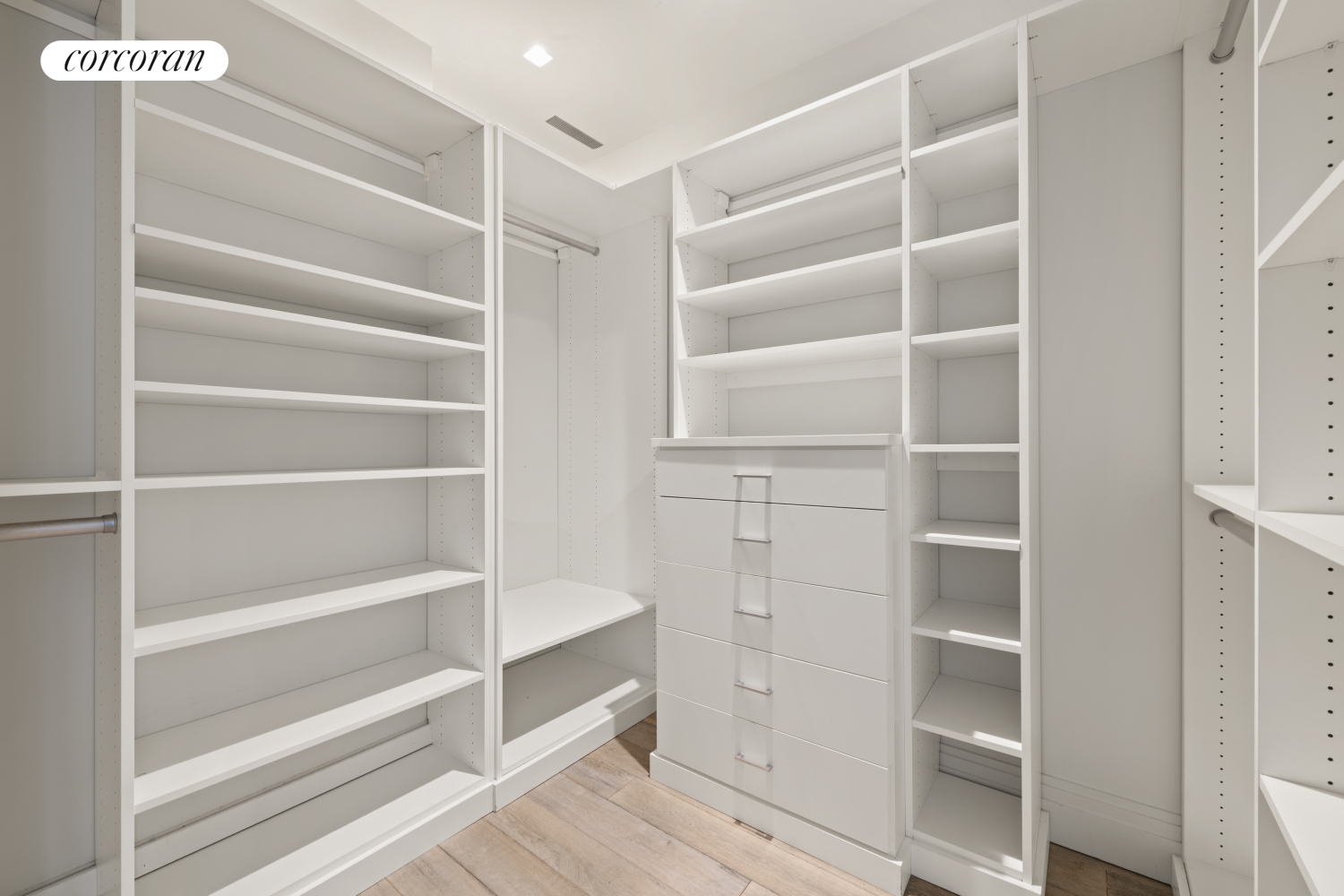 #15 photo, 146 W 57TH Street, マンハッタン Midtown , NY 10019