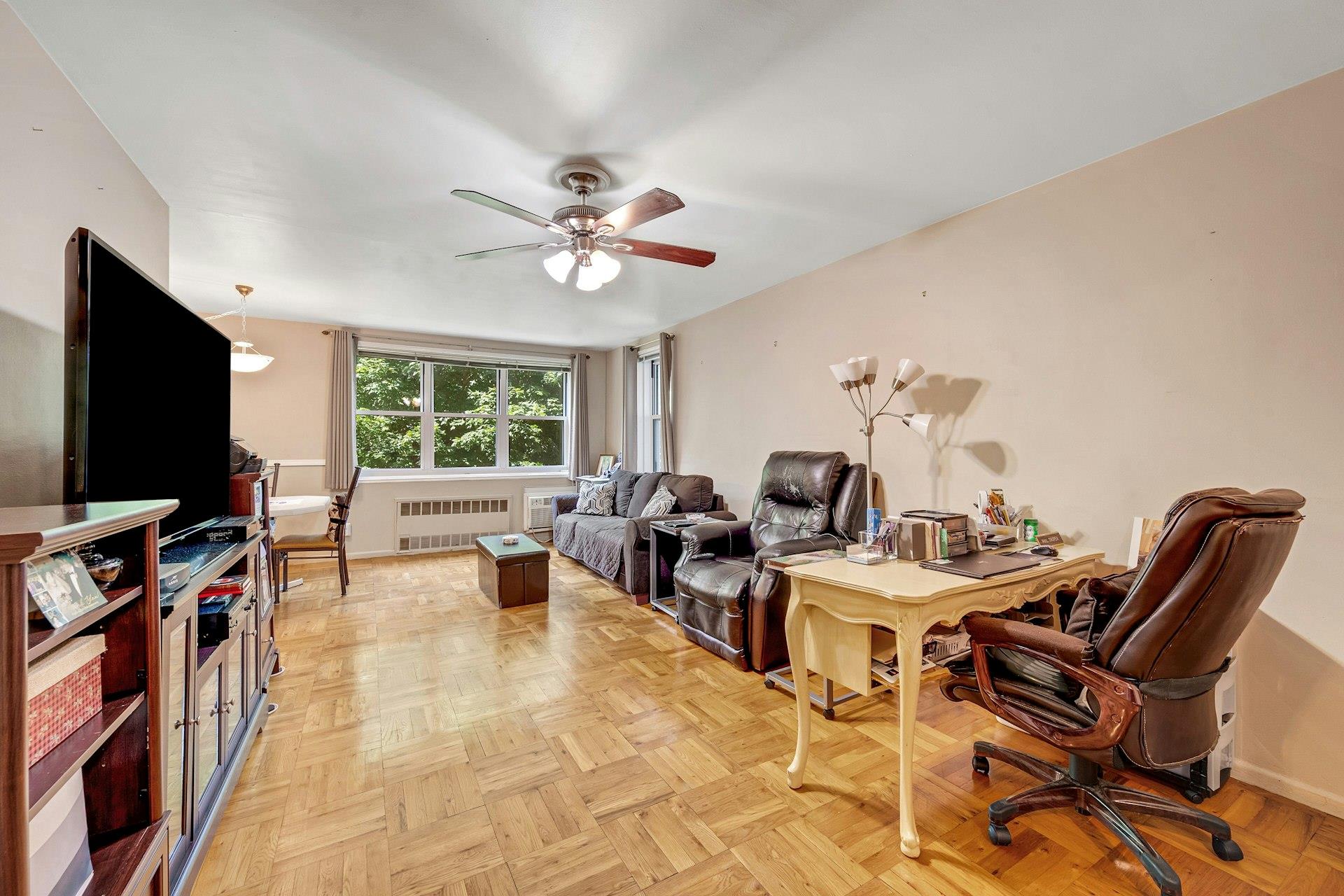 #4 photo, 98 DeHaven Drive, Yonkers , NY 10703