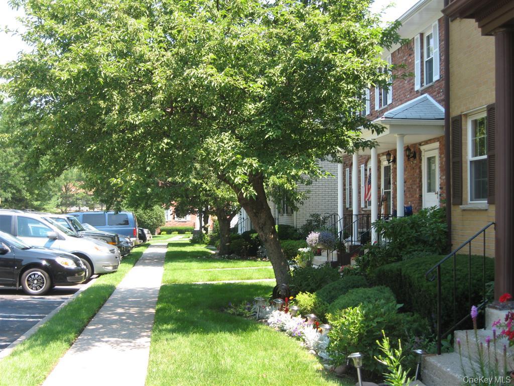 #8 photo, 572 Lenape Court, Suffern , NY 10901