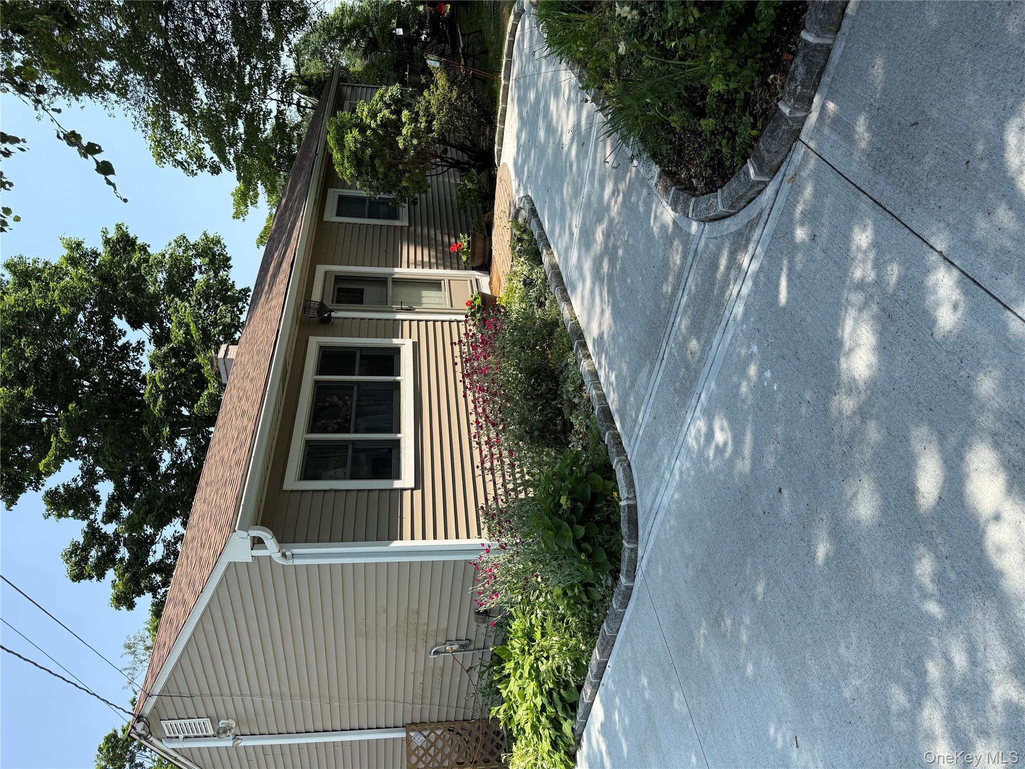 #17 photo, 1016 Howells Road, サフォーク郡 Bay Shore , NY 11706