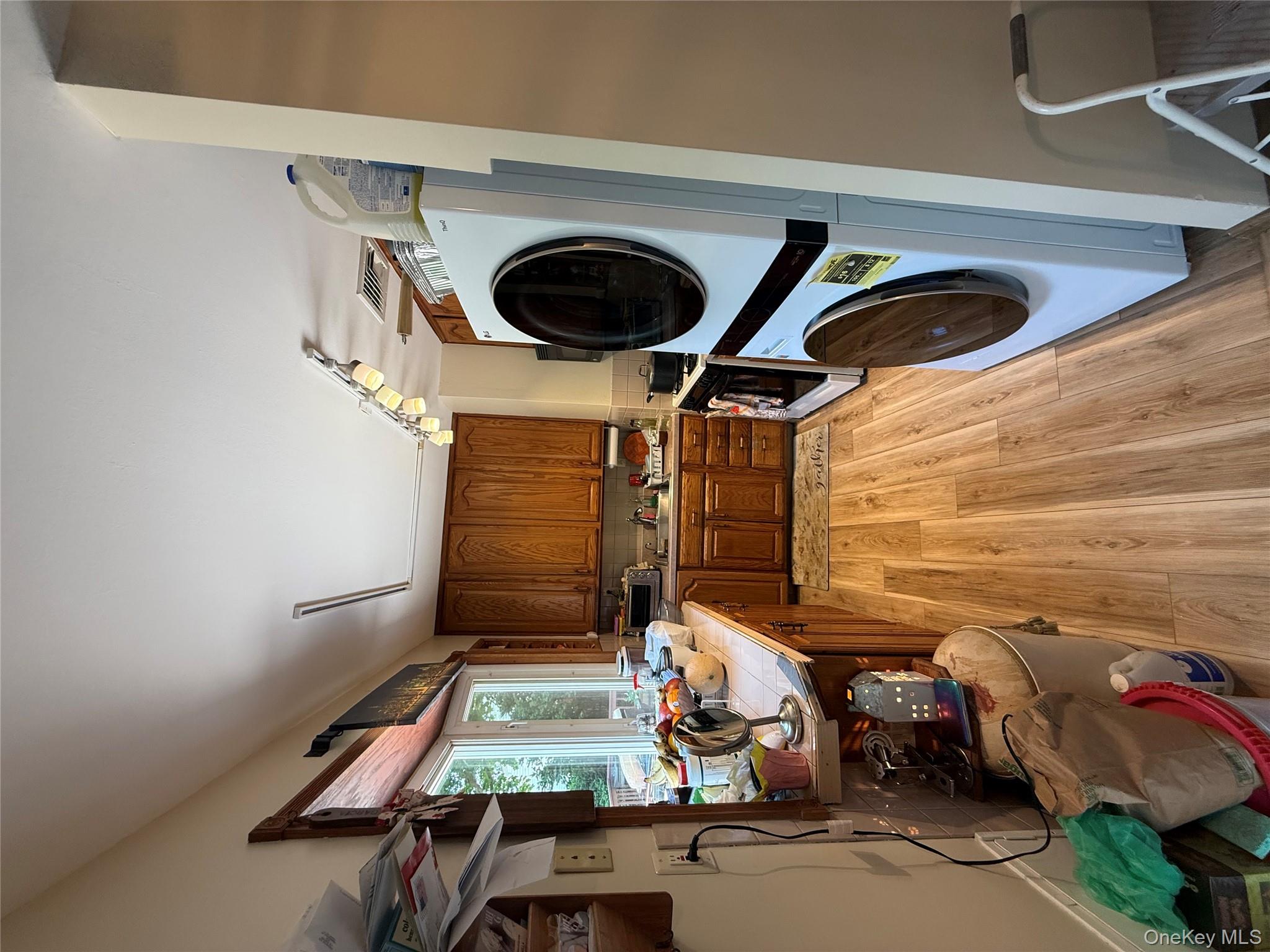 #3 photo, 1016 Howells Road, サフォーク郡 Bay Shore , NY 11706