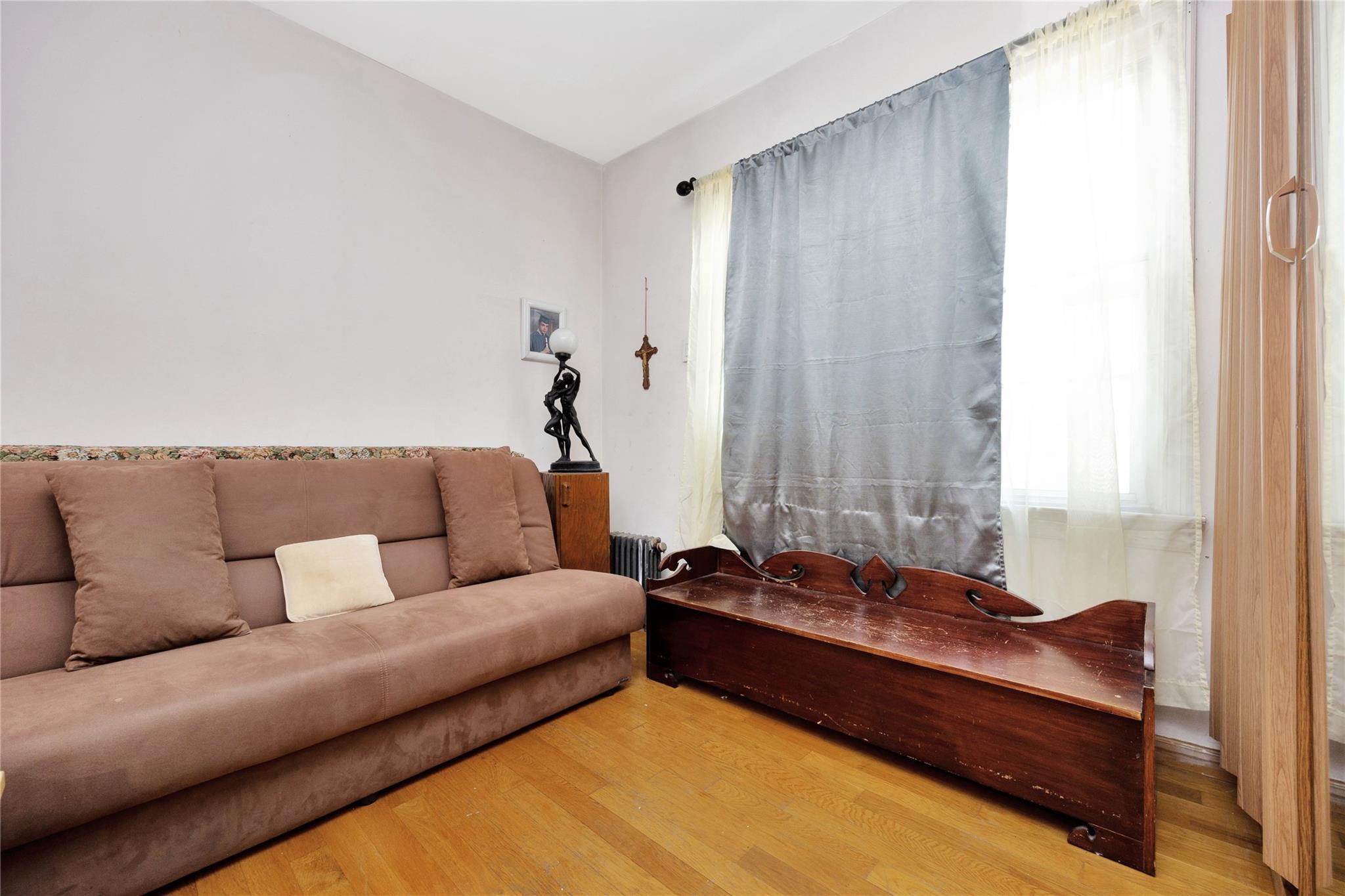 #12 photo, 30-33 92nd Street, 皇后區 艾姆赫斯特 East Elmhurst , NY 11369