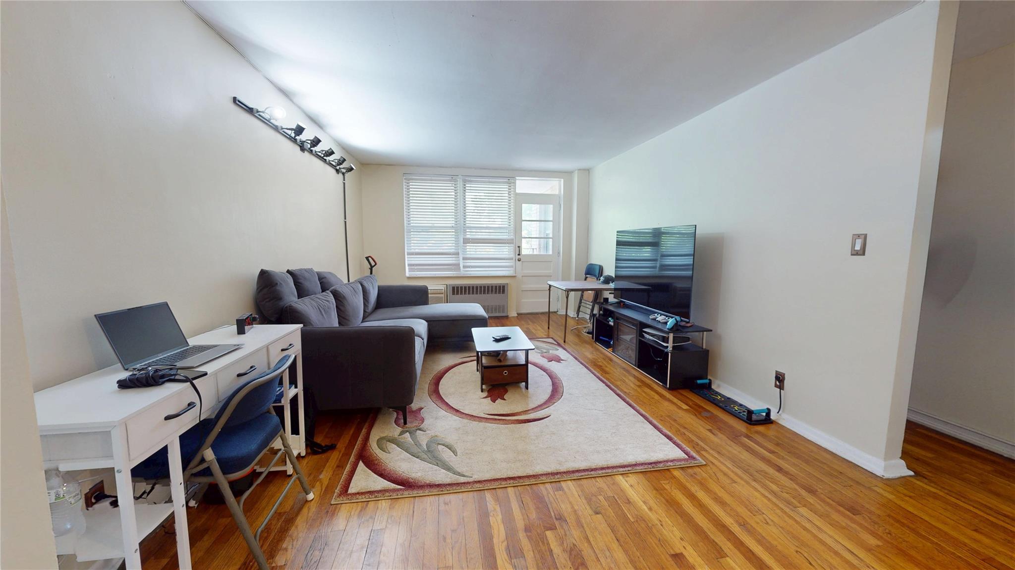 #2 photo, 142-20 84th Drive, كوينز Briarwood , NY 11435