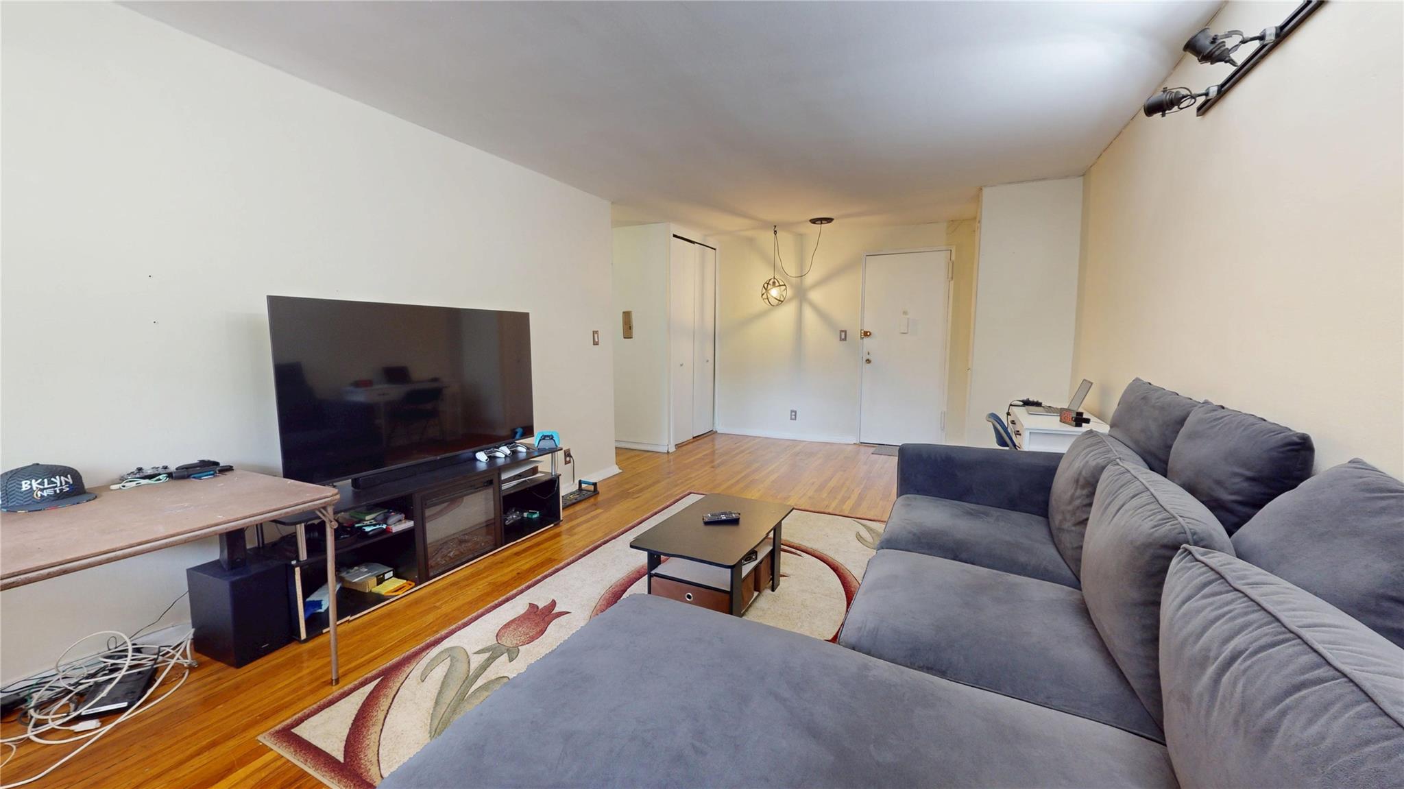 #3 photo, 142-20 84th Drive, كوينز Briarwood , NY 11435