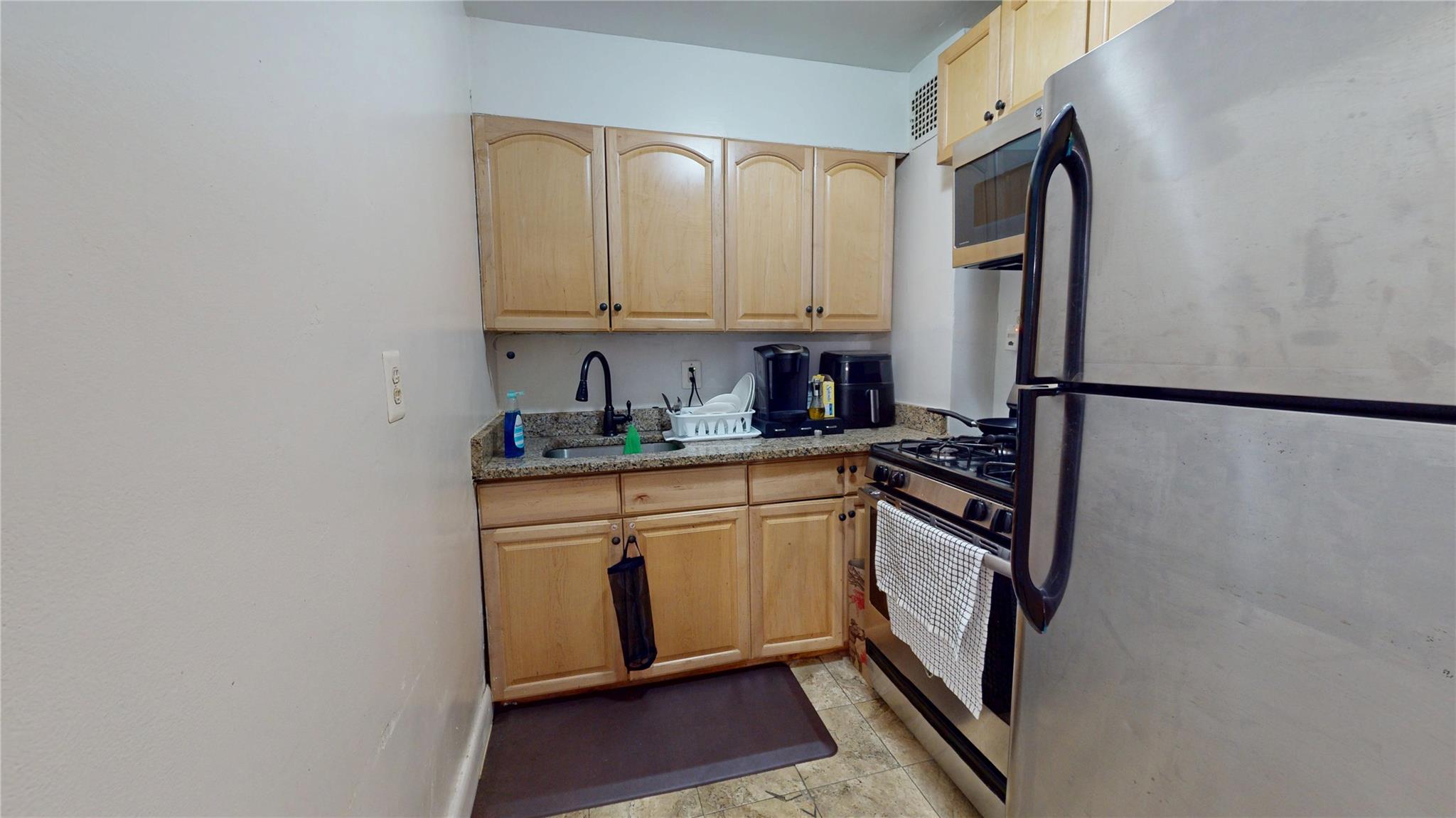 #5 photo, 142-20 84th Drive, كوينز Briarwood , NY 11435