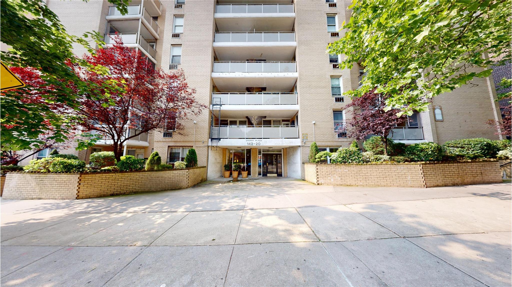 #9 photo, 142-20 84th Drive, كوينز Briarwood , NY 11435