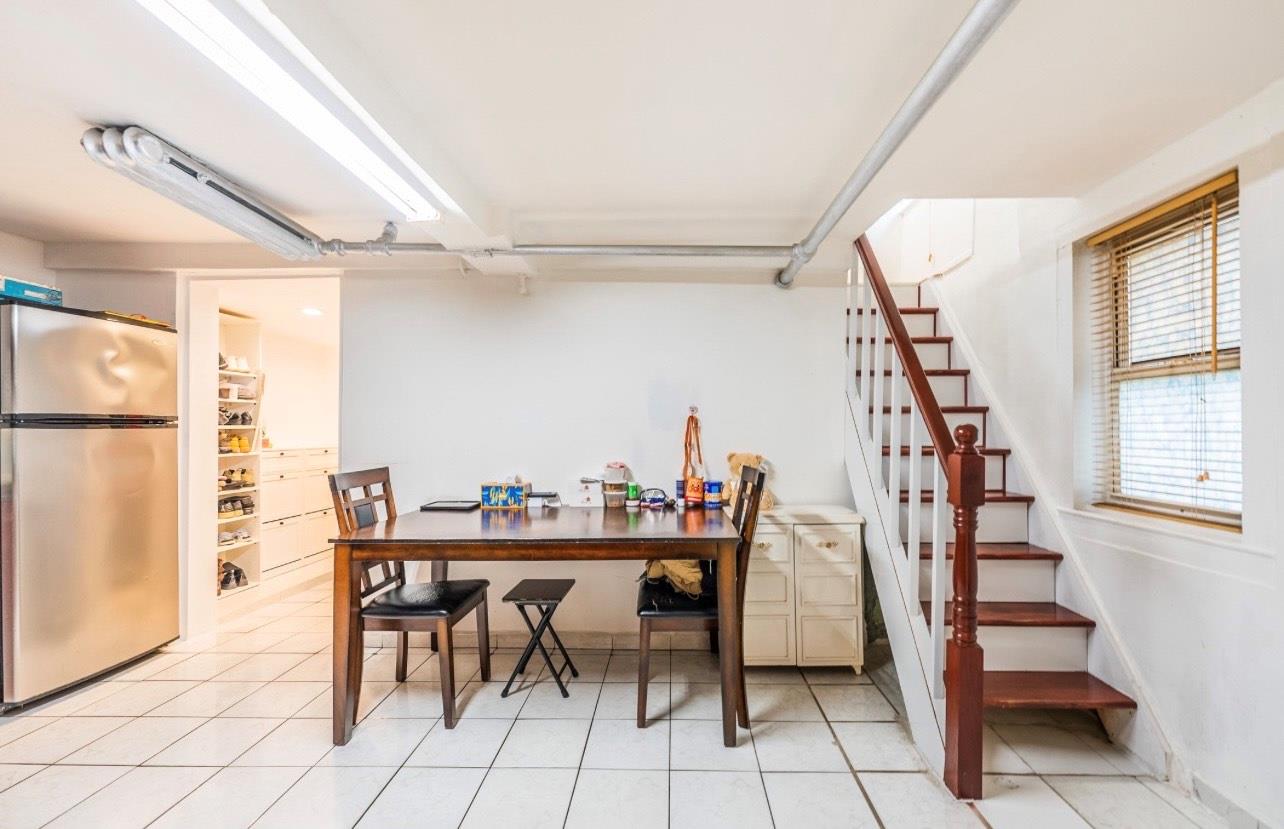 #10 photo, 5736 75th Street, クイーンズ区 Middle Village , NY 11379