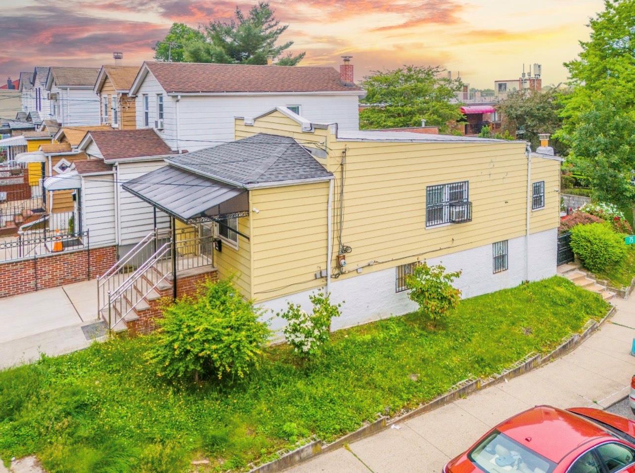 #19 photo, 5736 75th Street, クイーンズ区 Middle Village , NY 11379