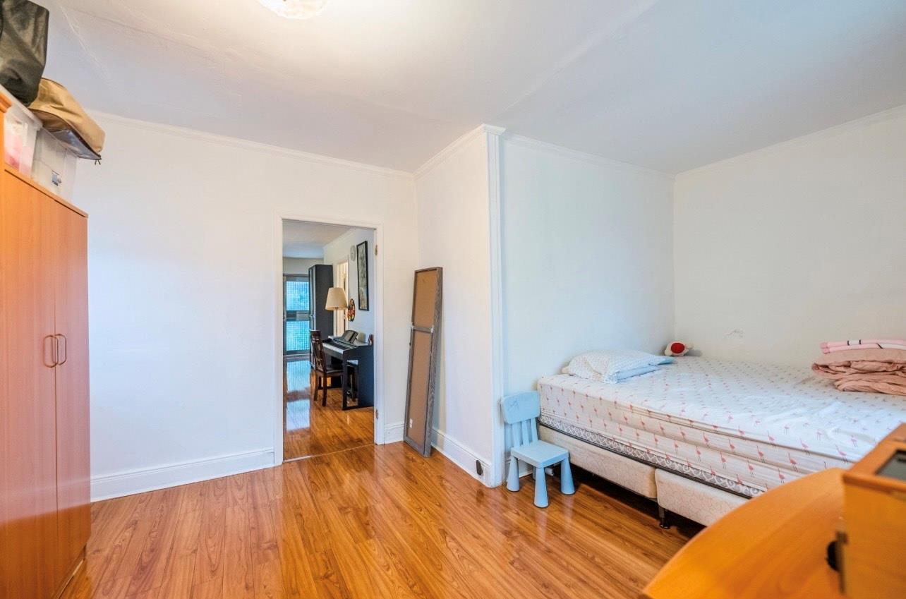 #5 photo, 5736 75th Street, クイーンズ区 Middle Village , NY 11379