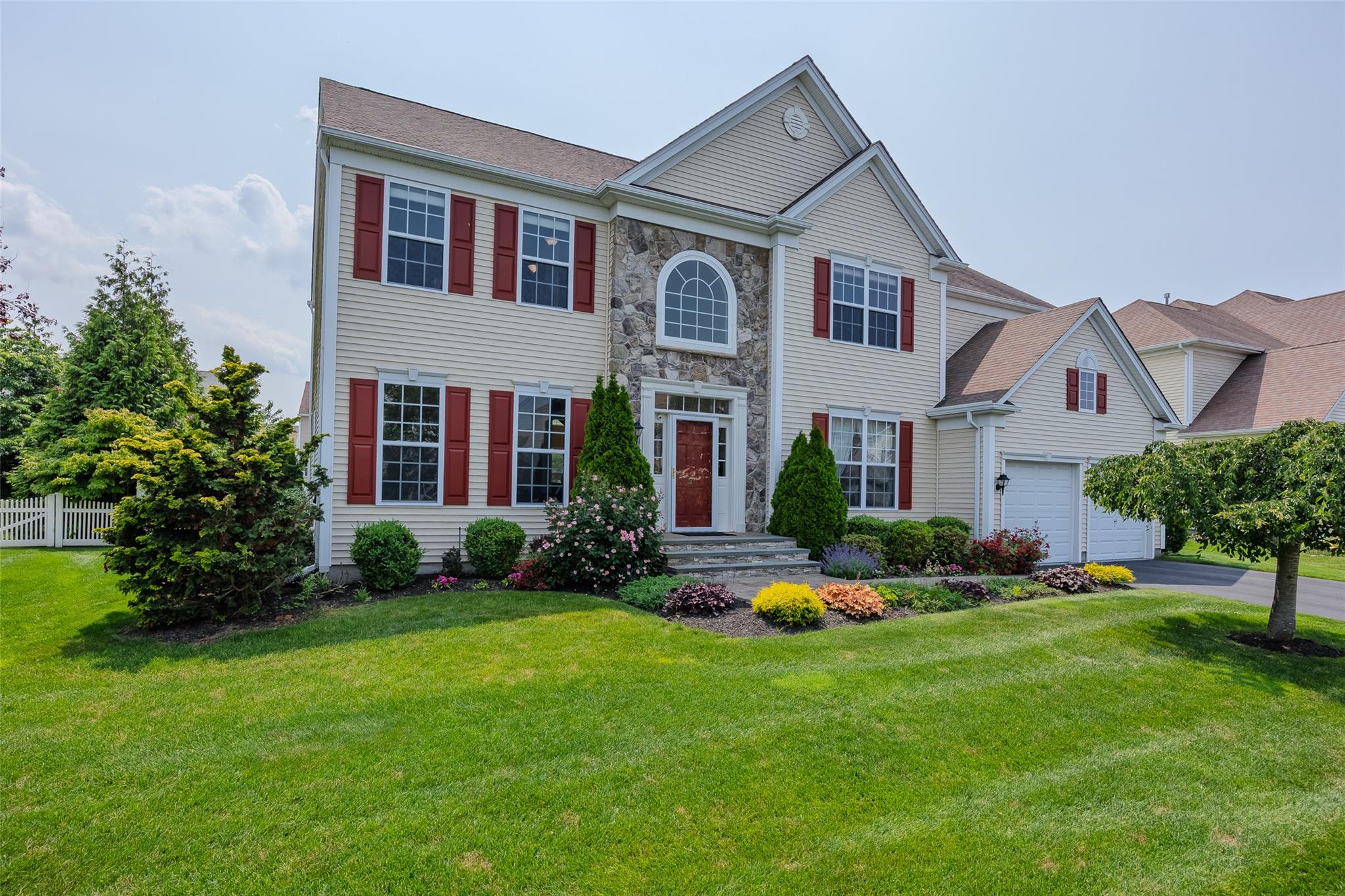 #2 photo, 9 Avolet Court, サフォーク郡 Mount Sinai , NY 11766