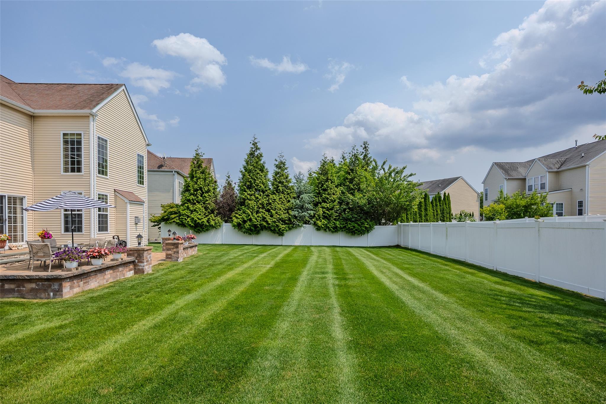 #4 photo, 9 Avolet Court, サフォーク郡 Mount Sinai , NY 11766