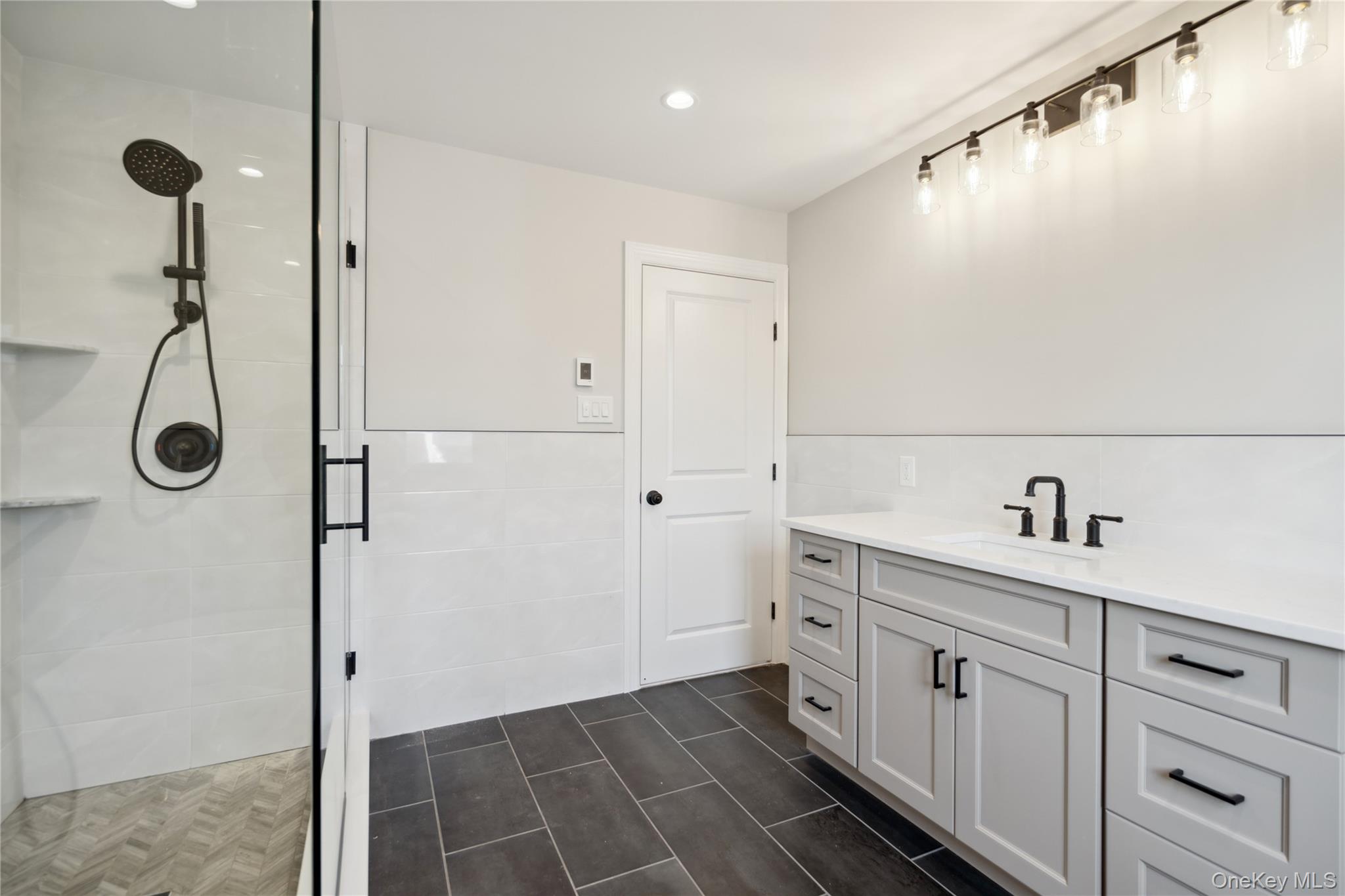 #18 photo, 102 Boston Avenue, ナッソー郡 Massapequa , NY 11758