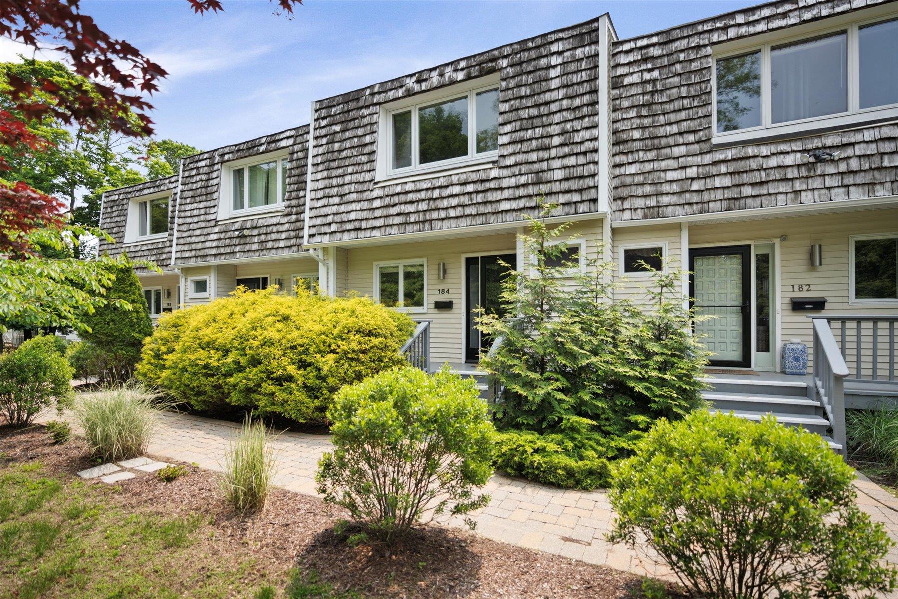 #1 photo, 184 Main Street, Westhampton Beach , NY 11978