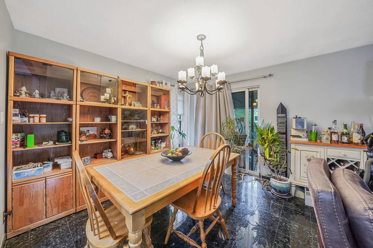 #10 photo, 15951 160th Avenue, クイーンズ区 Howard Beach , NY 11414