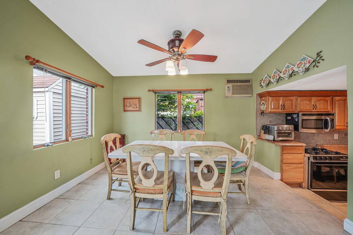 #20 photo, 15951 160th Avenue, クイーンズ区 Howard Beach , NY 11414