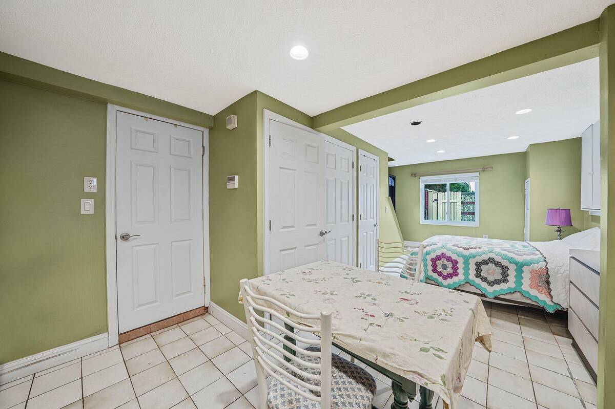 #24 photo, 15951 160th Avenue, クイーンズ区 Howard Beach , NY 11414