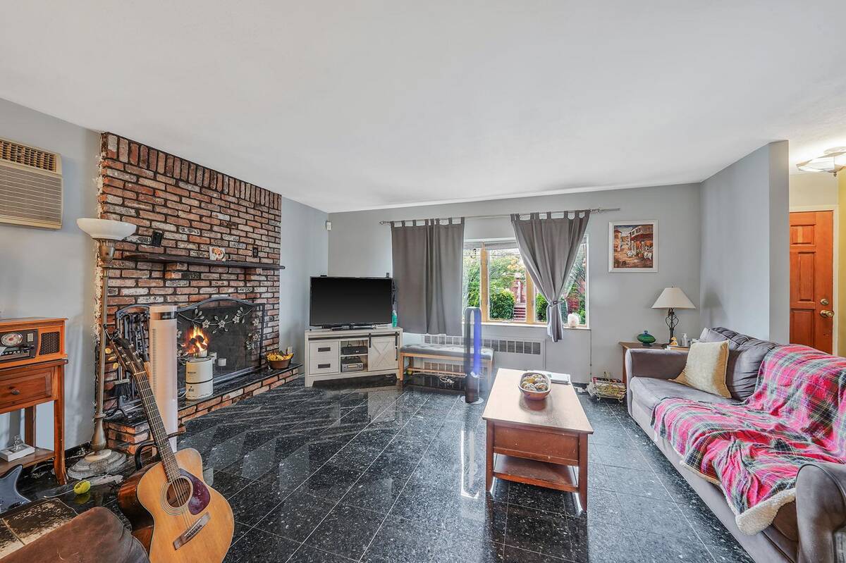 #7 photo, 15951 160th Avenue, クイーンズ区 Howard Beach , NY 11414